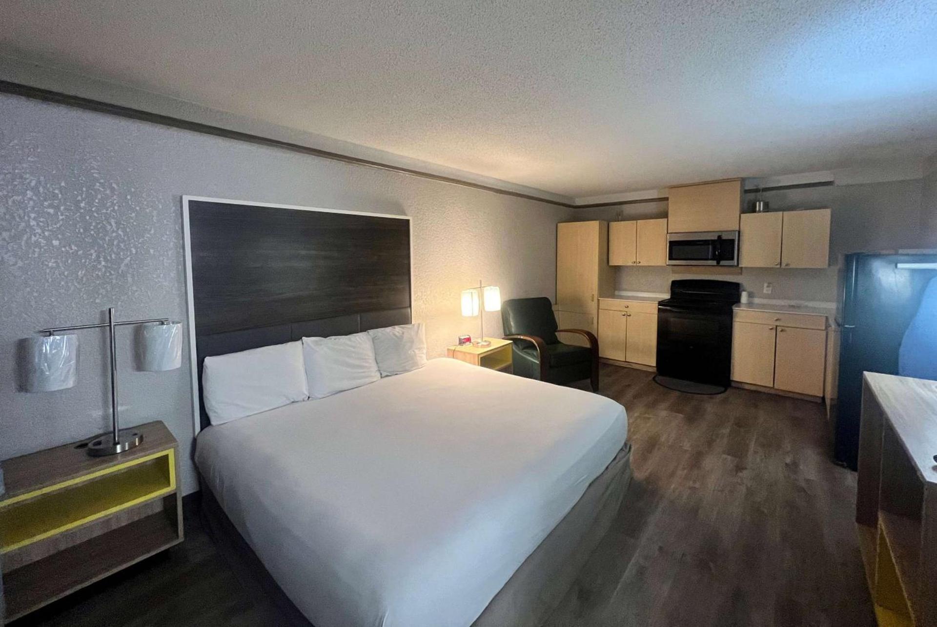 Sulphur Extended Stay photo 70