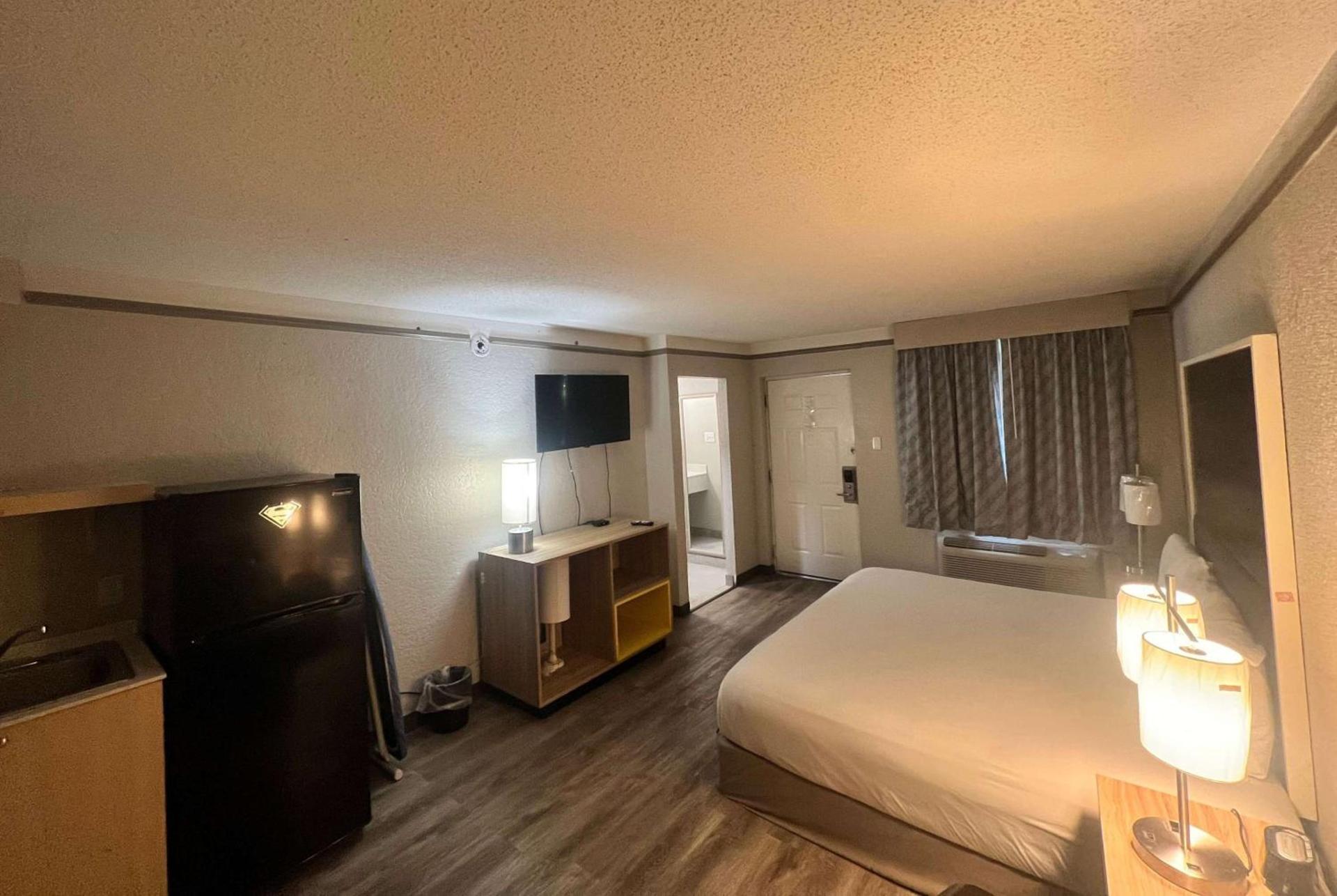 Sulphur Extended Stay photo 51