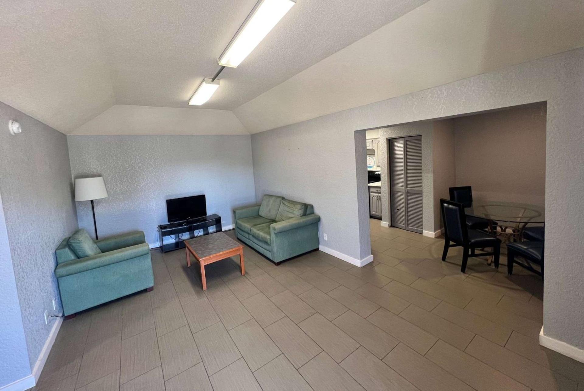 Sulphur Extended Stay photo 65