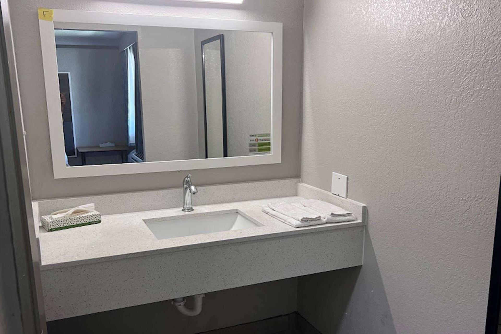 Sulphur Extended Stay photo 63