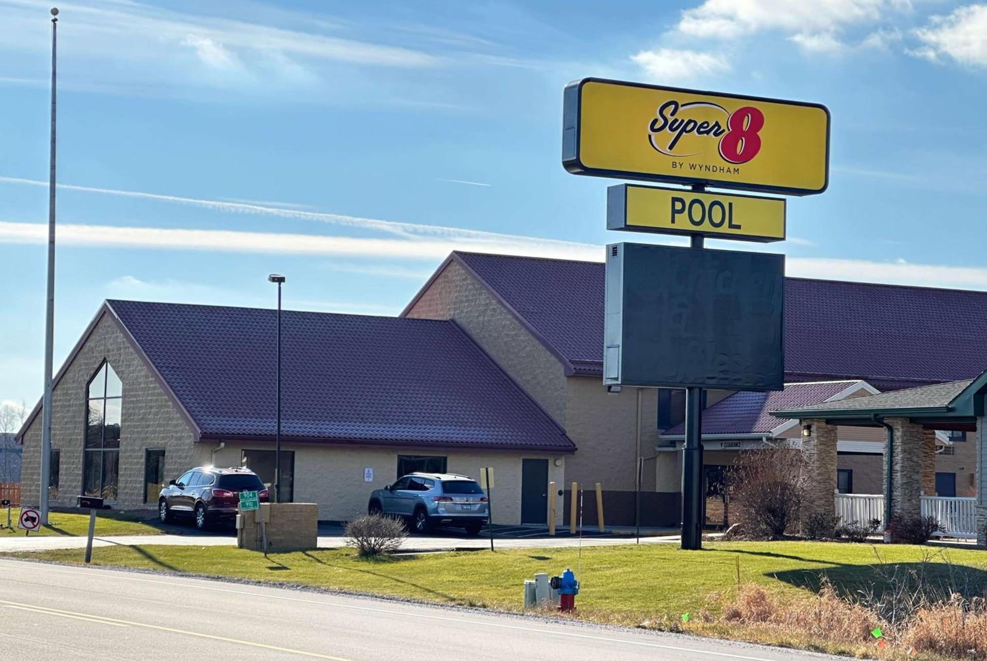 Super 8 by Wyndham Sturtevant Racine photo 5