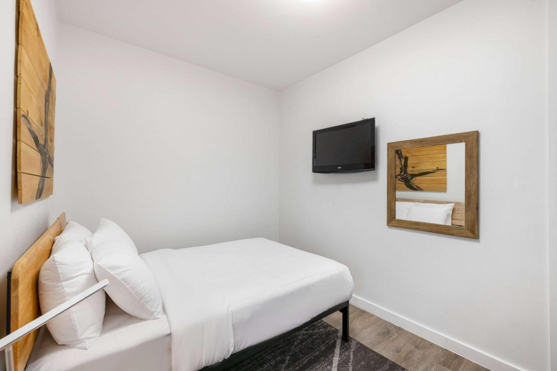 Hotel 27 by LuxUrban photo 13