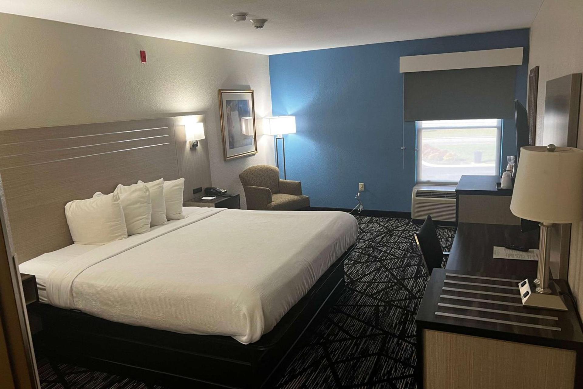 Baymont By Wyndham Monroe Ohio photo 5