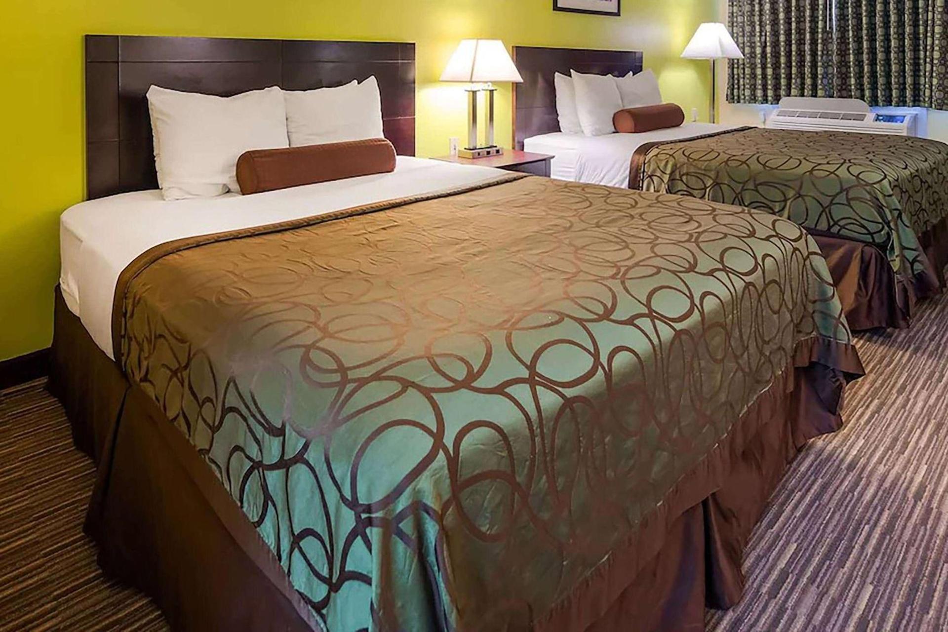 Days Inn by Wyndham Round Rock photo 14