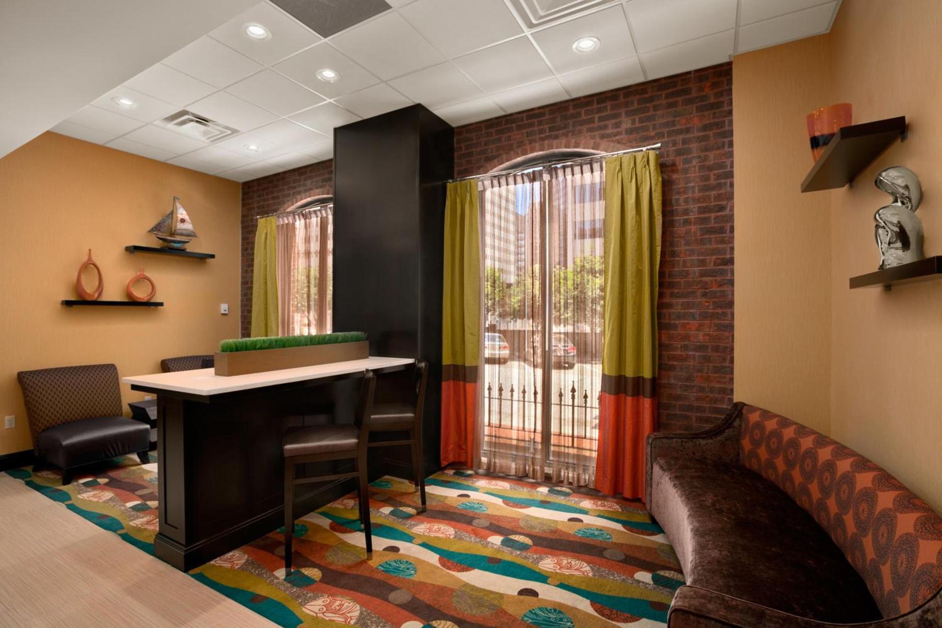 Days Inn by Wyndham Baltimore Inner Harbor photo 42