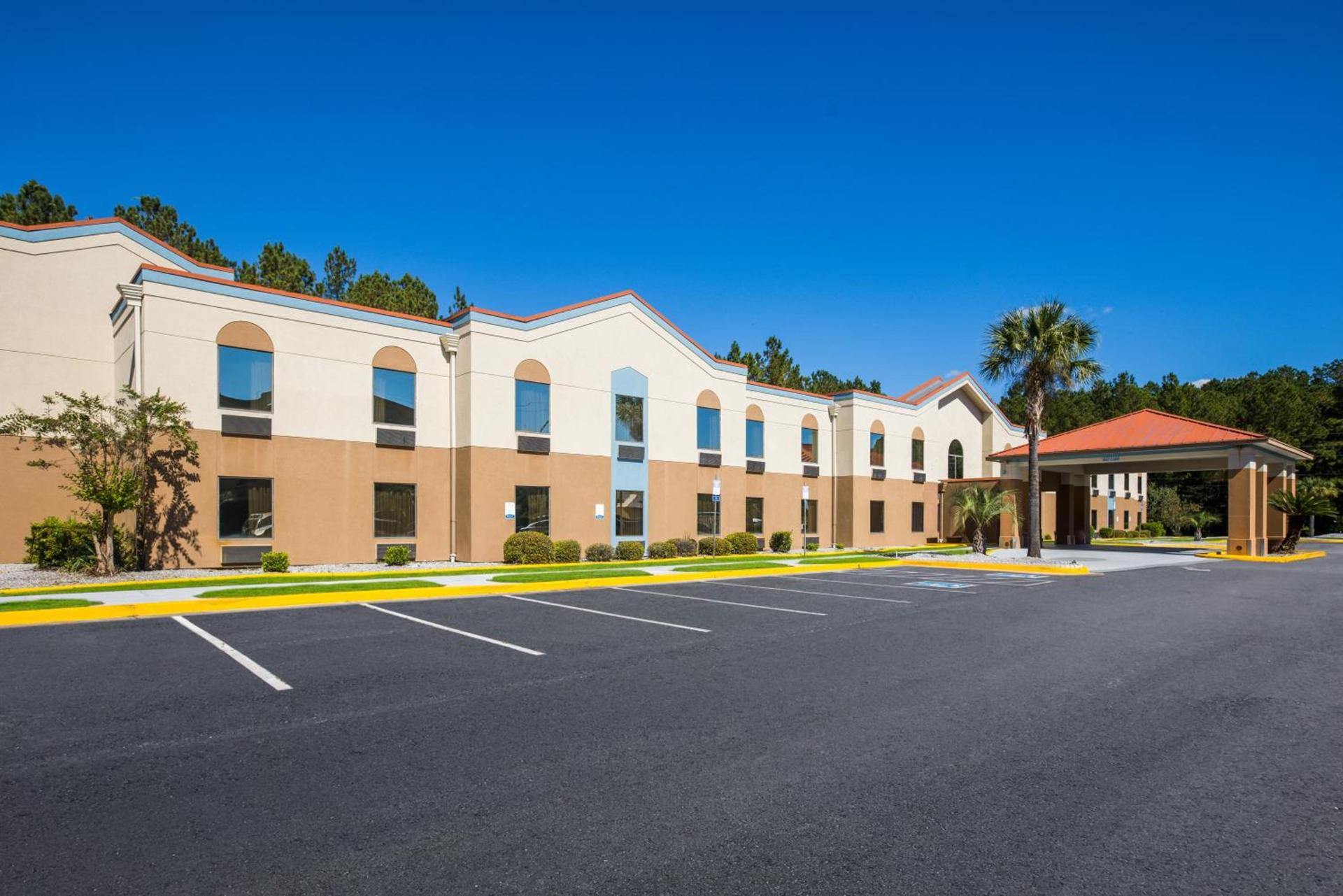 Clarion Pointe Hinesville near Fort Stewart photo 41