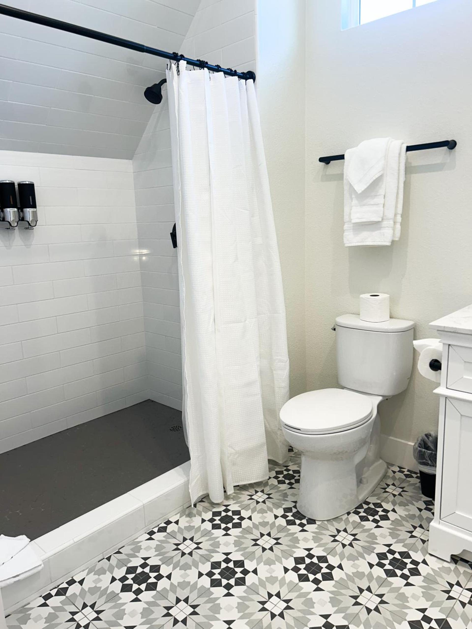 New Haven Inn photo 86