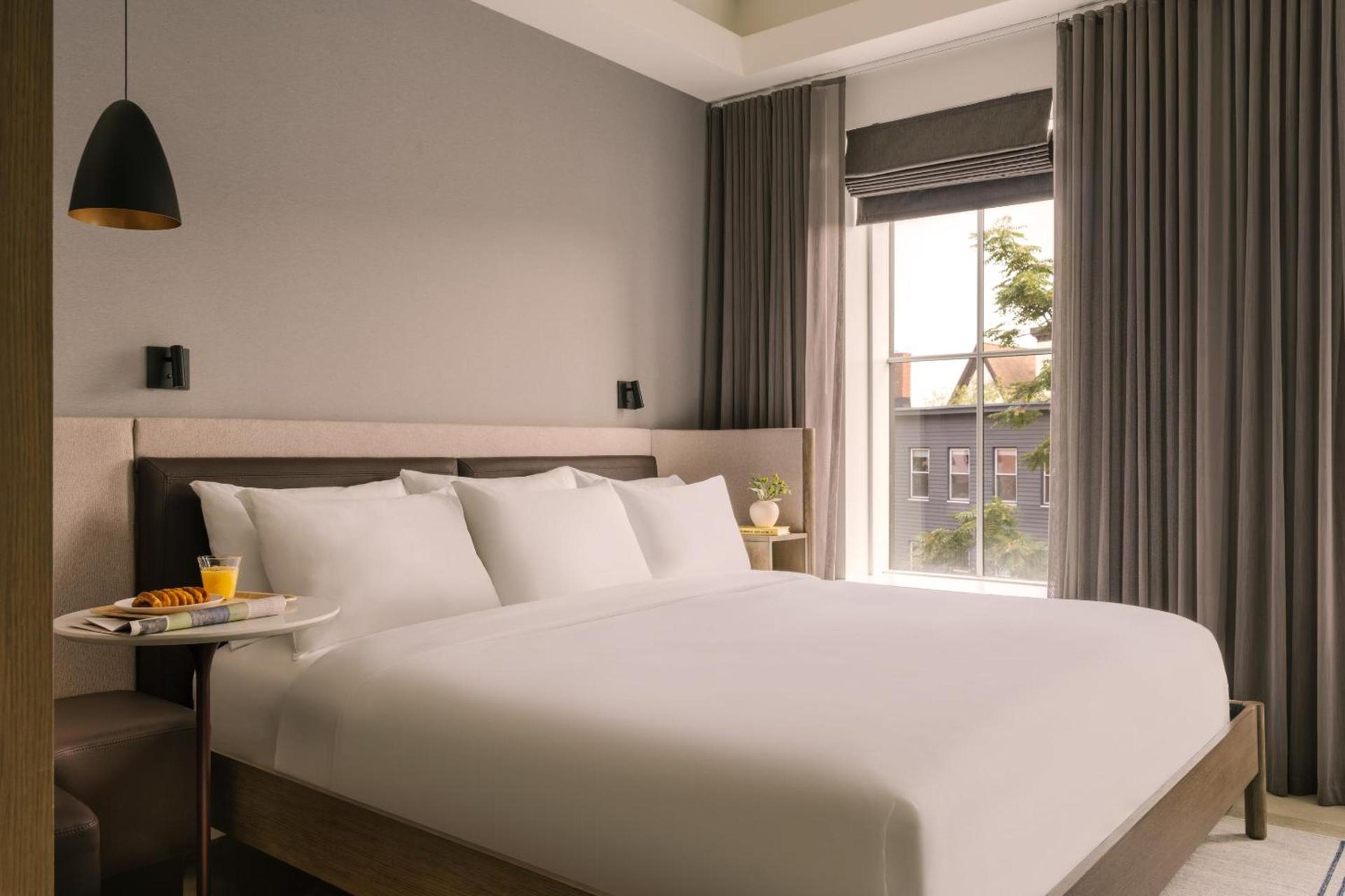 Lark Hotels 907 Main photo 12