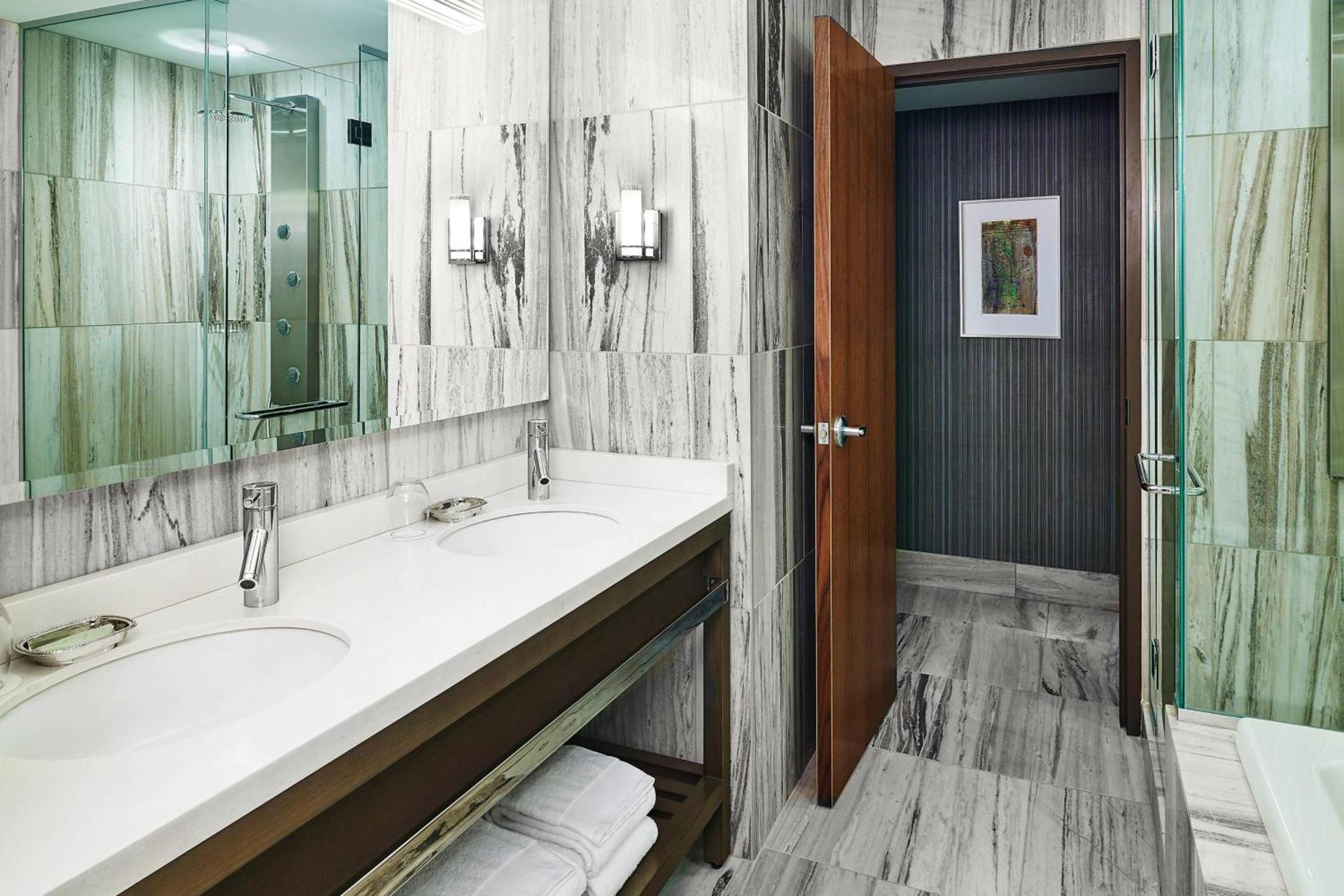 The Westin Cleveland Downtown - NEWLY RENOVATED photo 37