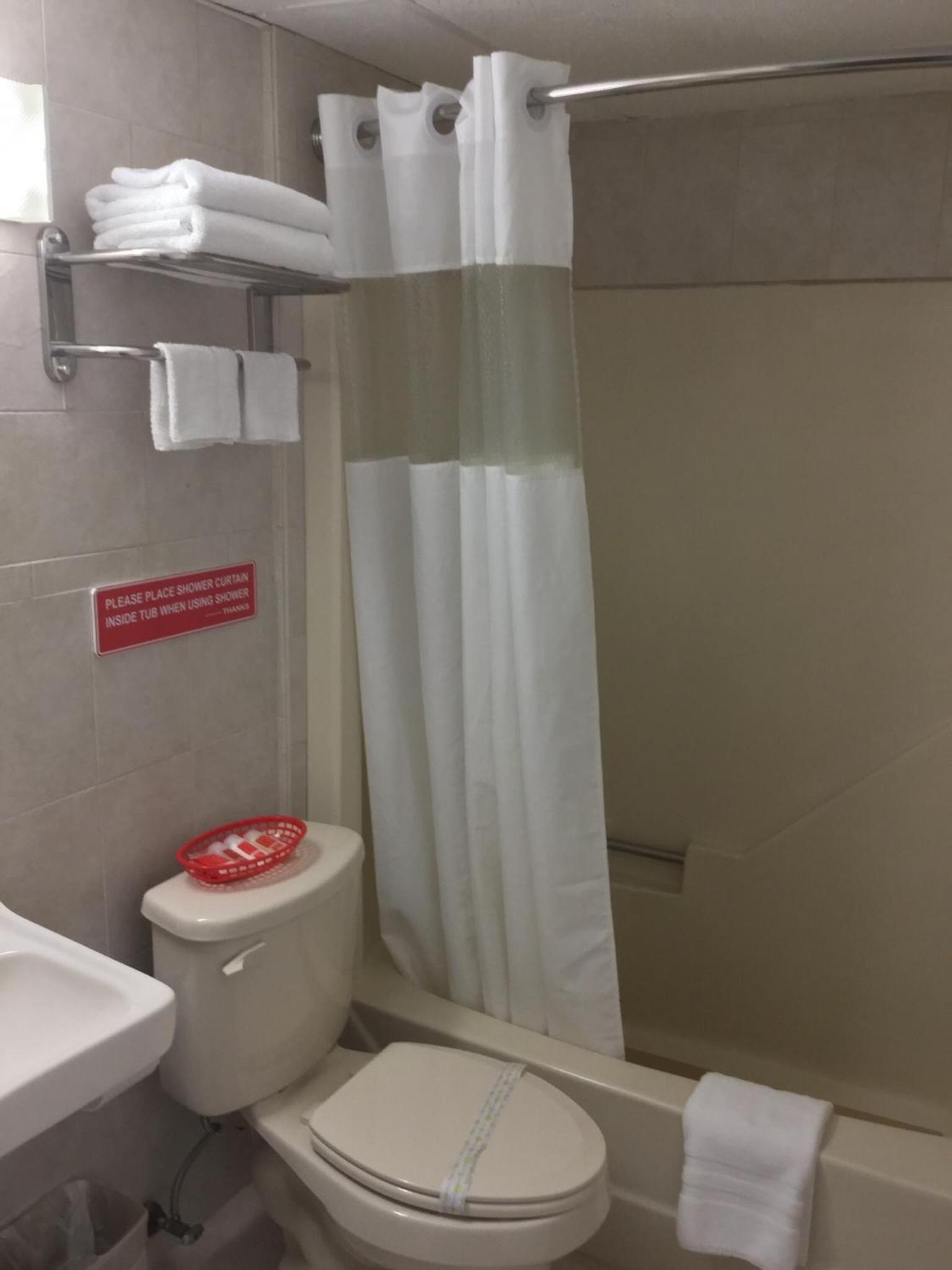Red Carpet Inn-Bridgeton/Vineland photo 14