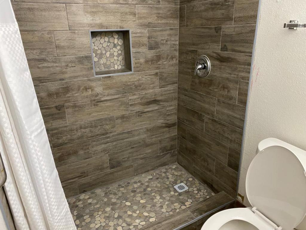 Texas Inn and Suites Raymondville photo 88