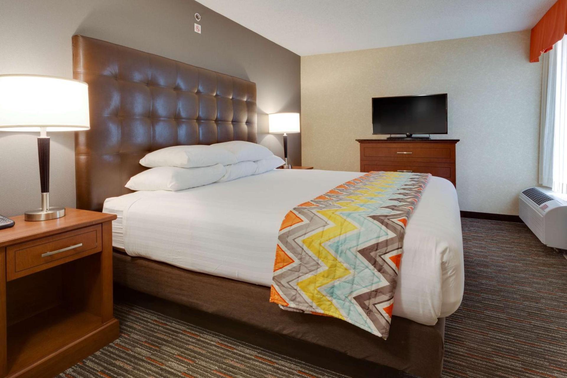 Drury Inn & Suites Columbia Stadium Boulevard photo 8