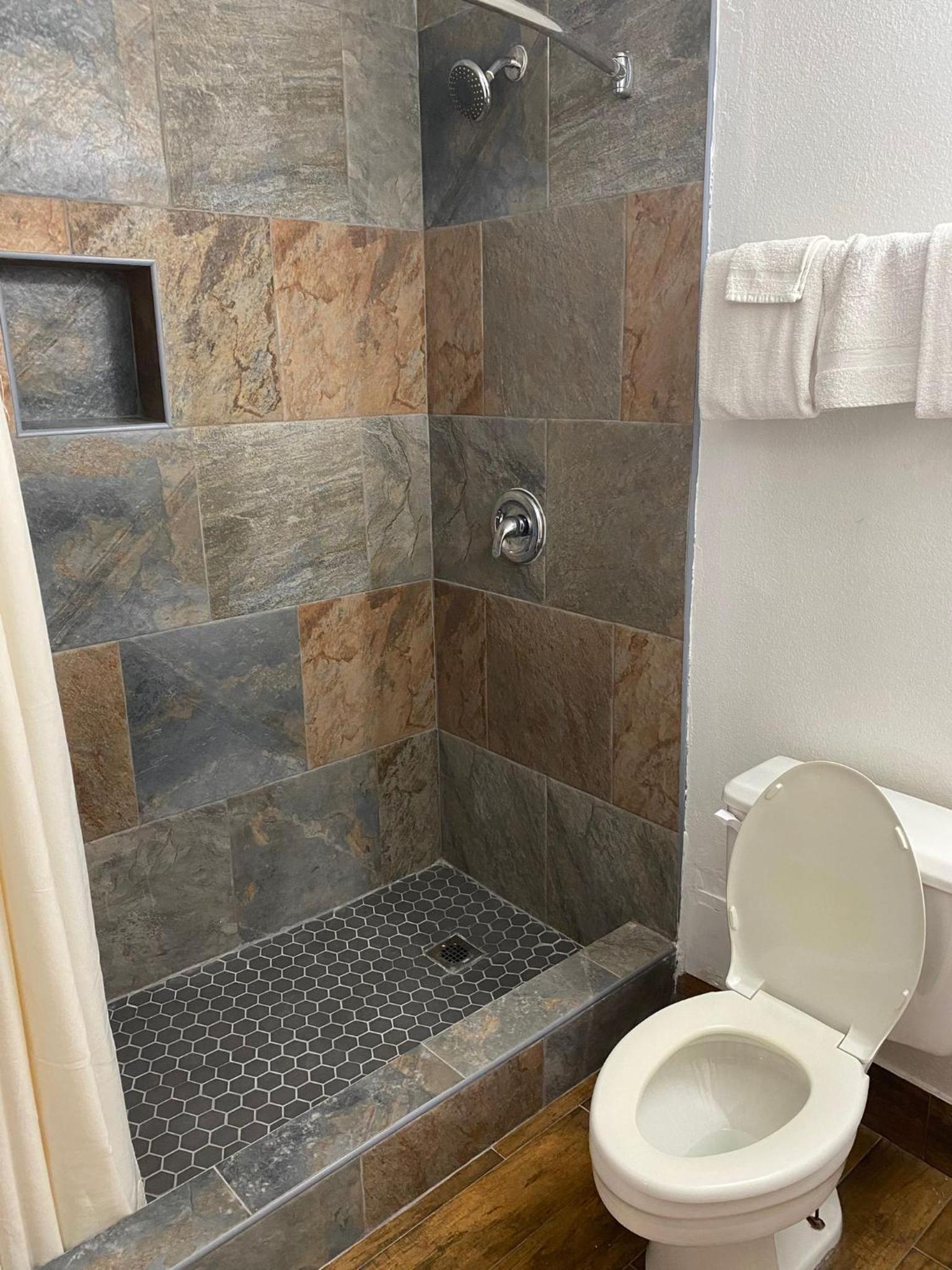 Texas Inn and Suites Raymondville photo 94