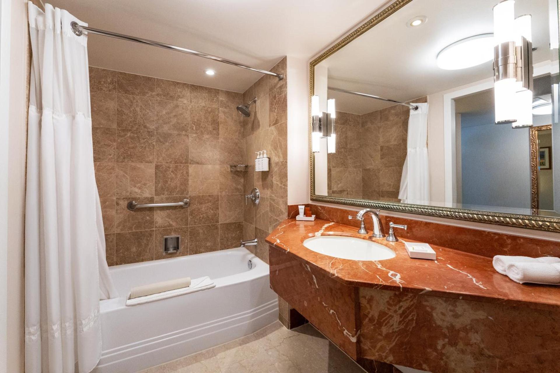 Monterey Plaza Hotel & Spa photo 37