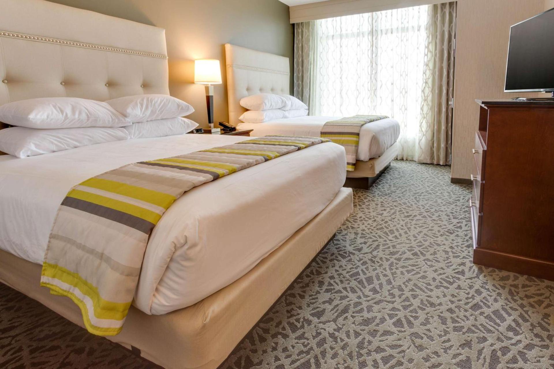 Drury Inn & Suites Pittsburgh Airport Settlers Ridge photo 11