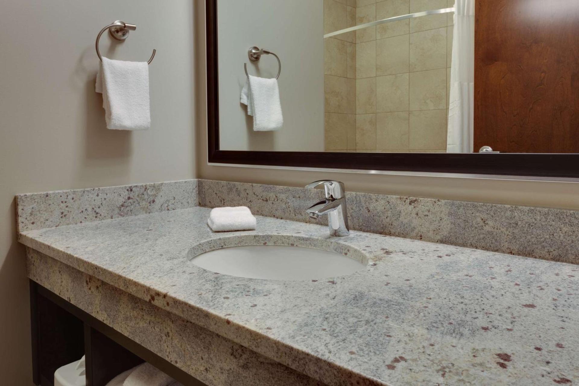 Drury Inn & Suites Pittsburgh Airport Settlers Ridge photo 14