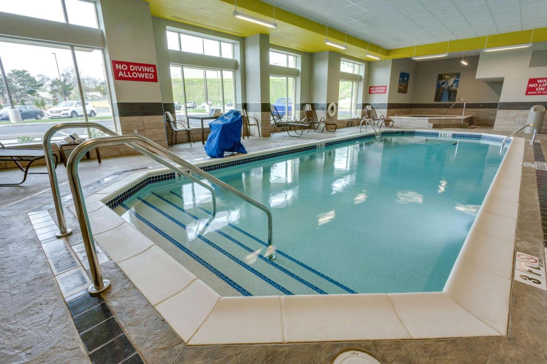 Drury Inn & Suites Pittsburgh Airport Settlers Ridge photo 19