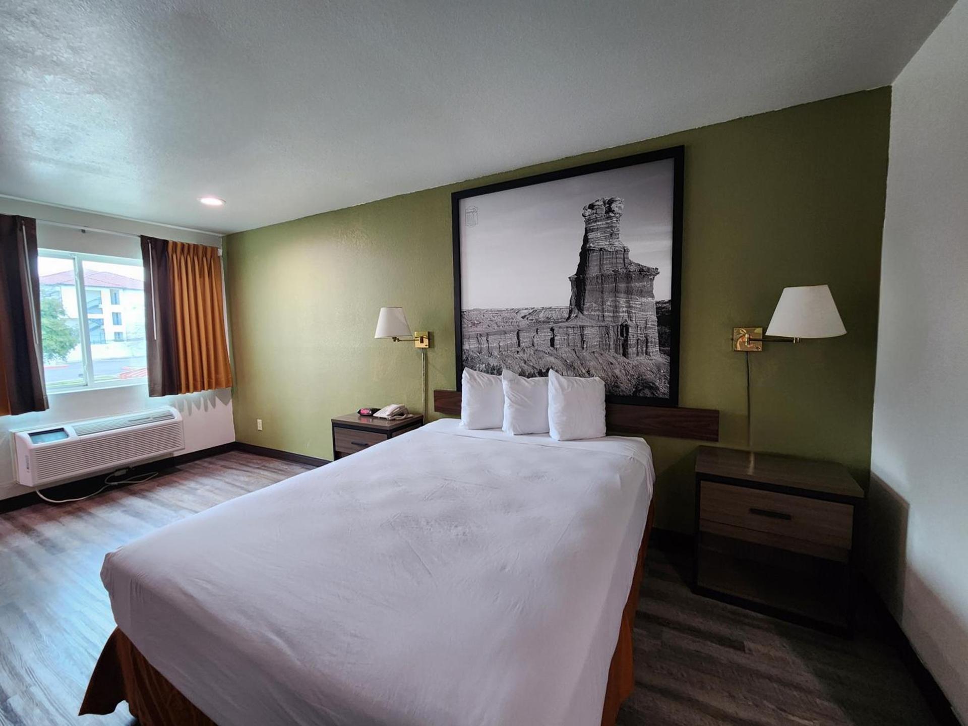 Super 8 by Wyndham Austin North/University Area photo 54
