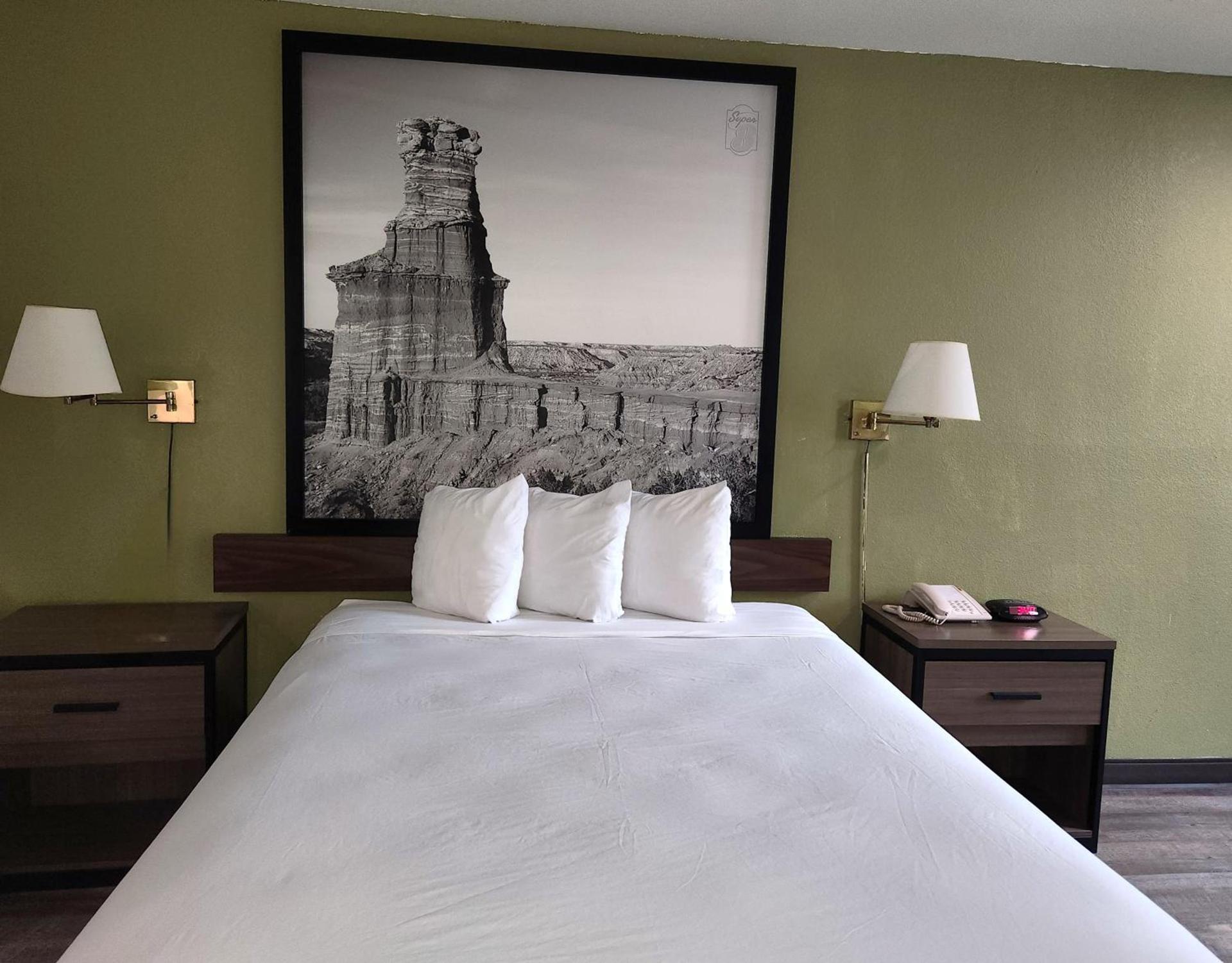 Super 8 by Wyndham Austin North/University Area photo 61