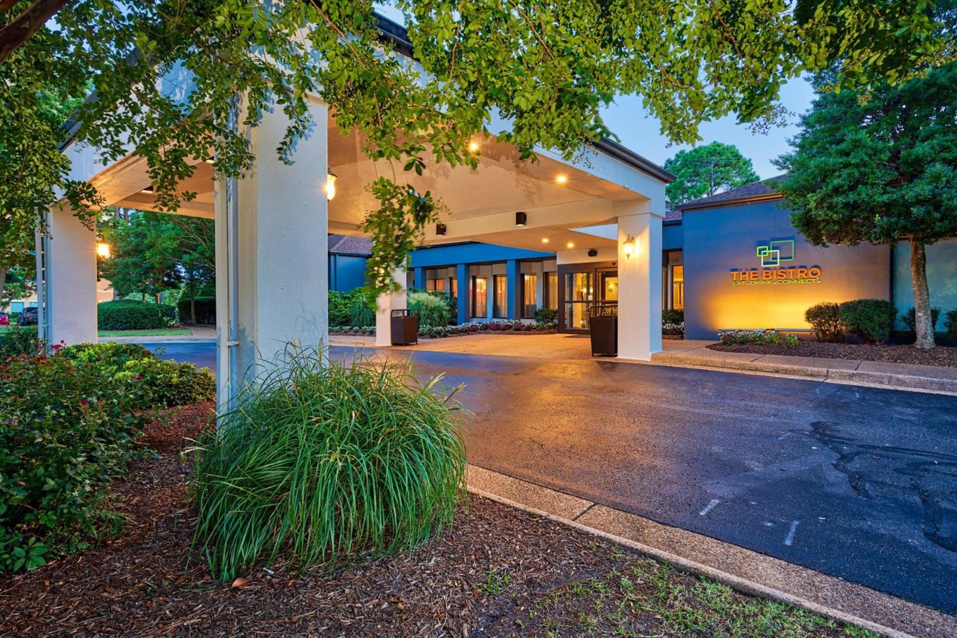 Country Inn & Suites by Radisson, Hampton Coliseum photo 8