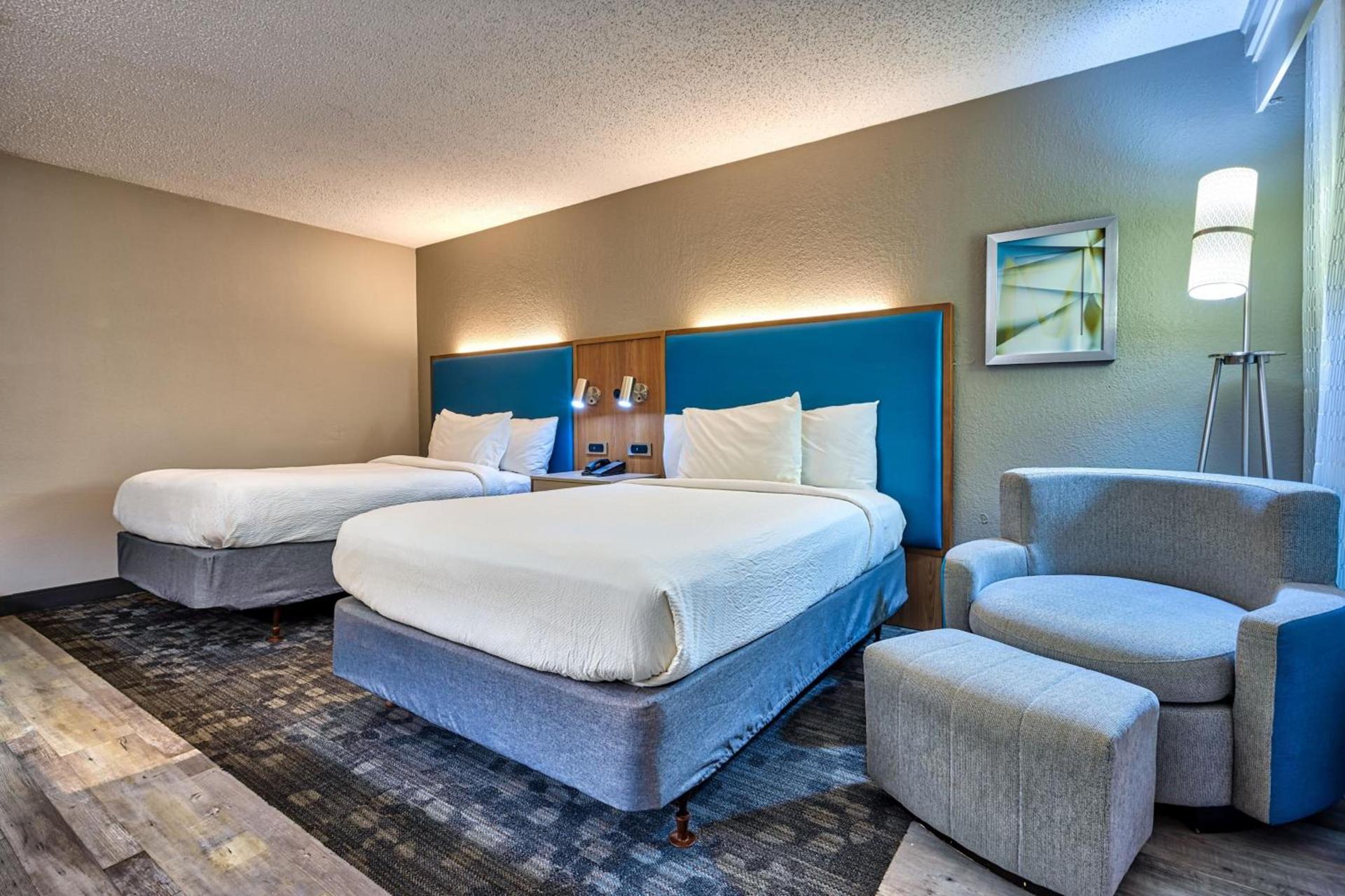 Country Inn & Suites by Radisson, Hampton Coliseum photo 15