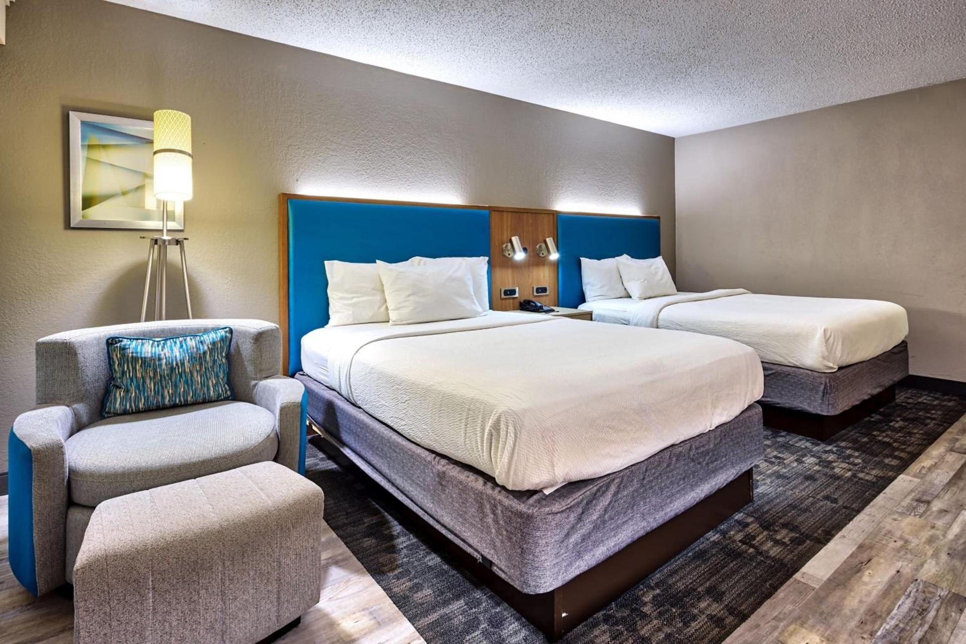 Country Inn & Suites by Radisson, Hampton Coliseum photo 17
