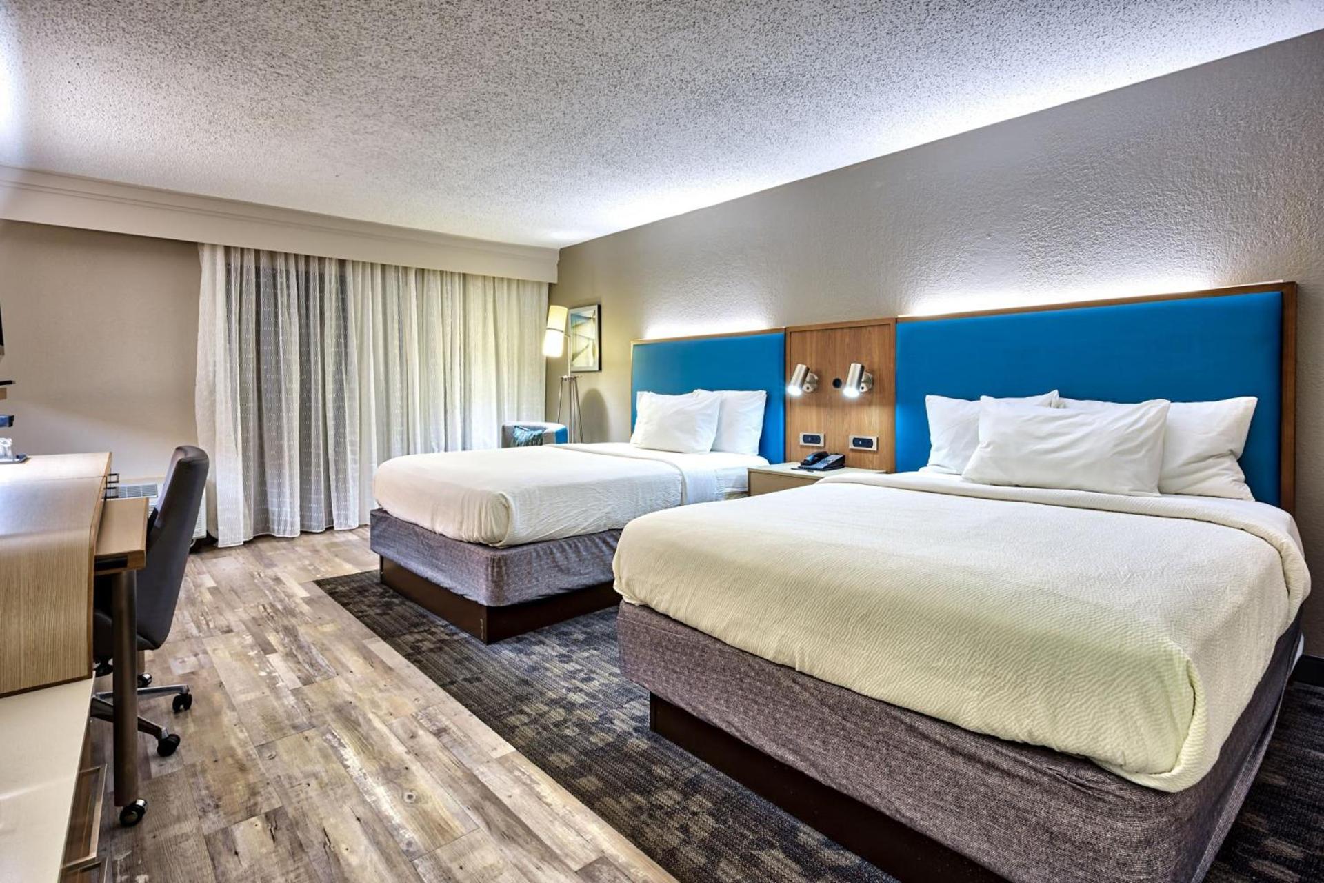Country Inn & Suites by Radisson, Hampton Coliseum photo 18