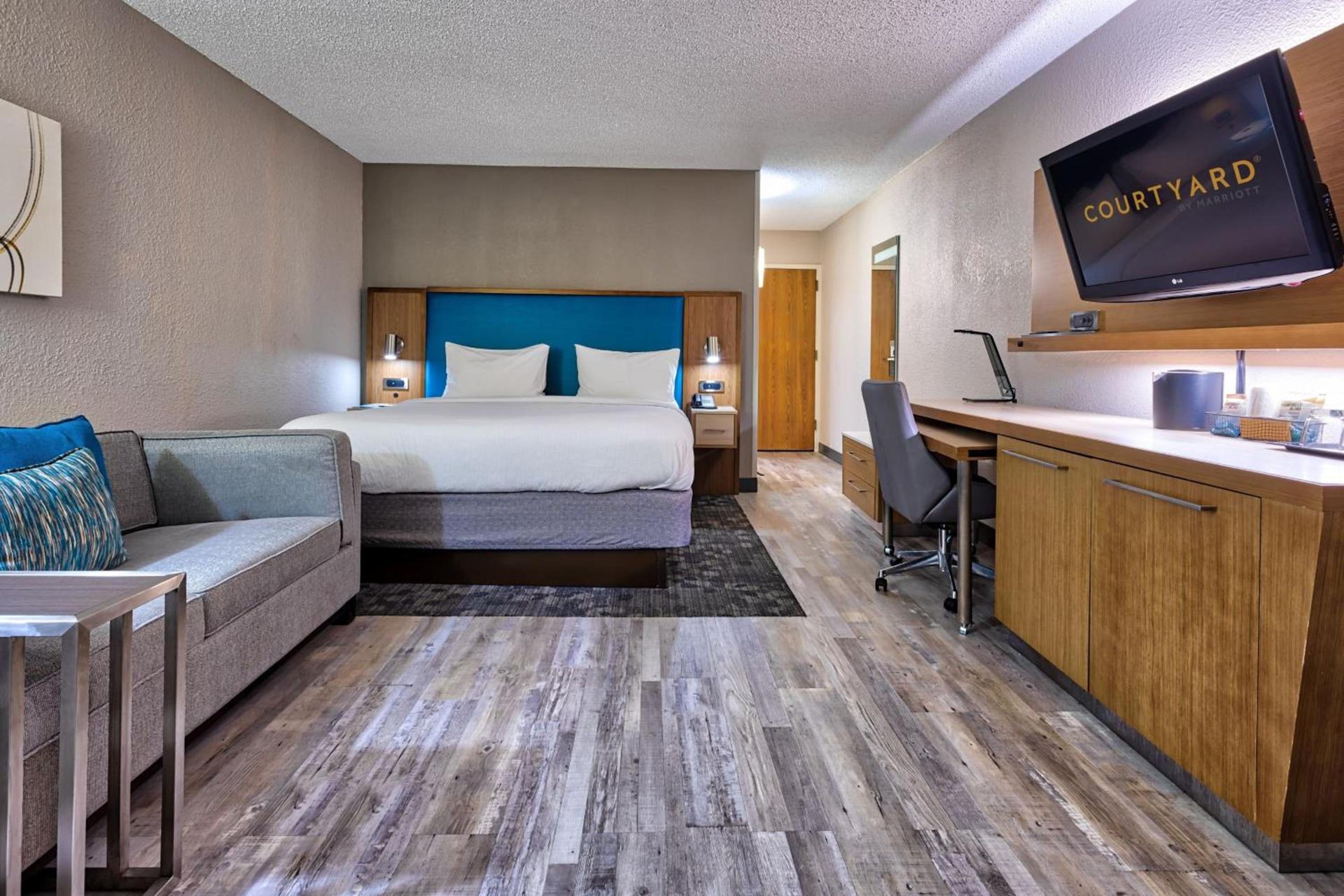Country Inn & Suites by Radisson, Hampton Coliseum photo 20