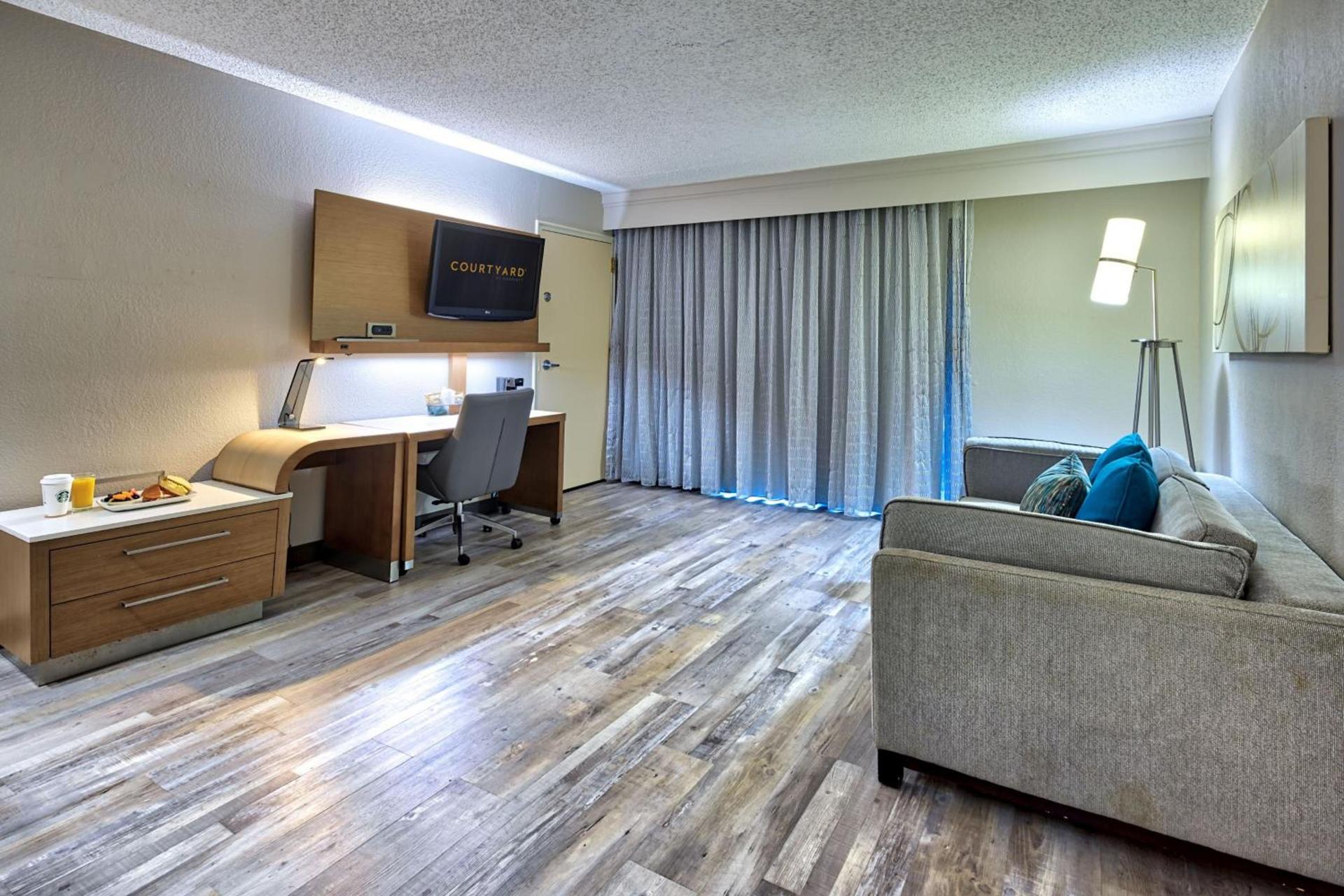 Country Inn & Suites by Radisson, Hampton Coliseum photo 25