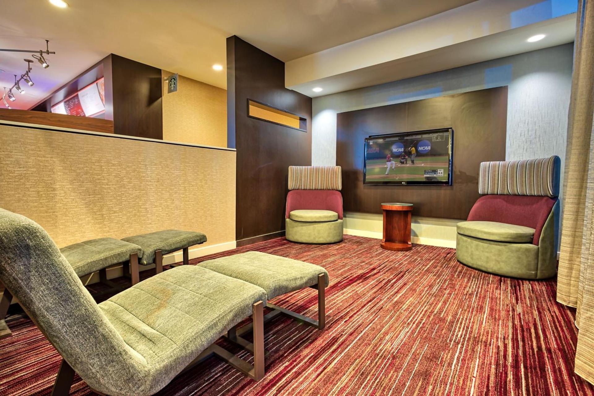 Country Inn & Suites by Radisson, Hampton Coliseum photo 35