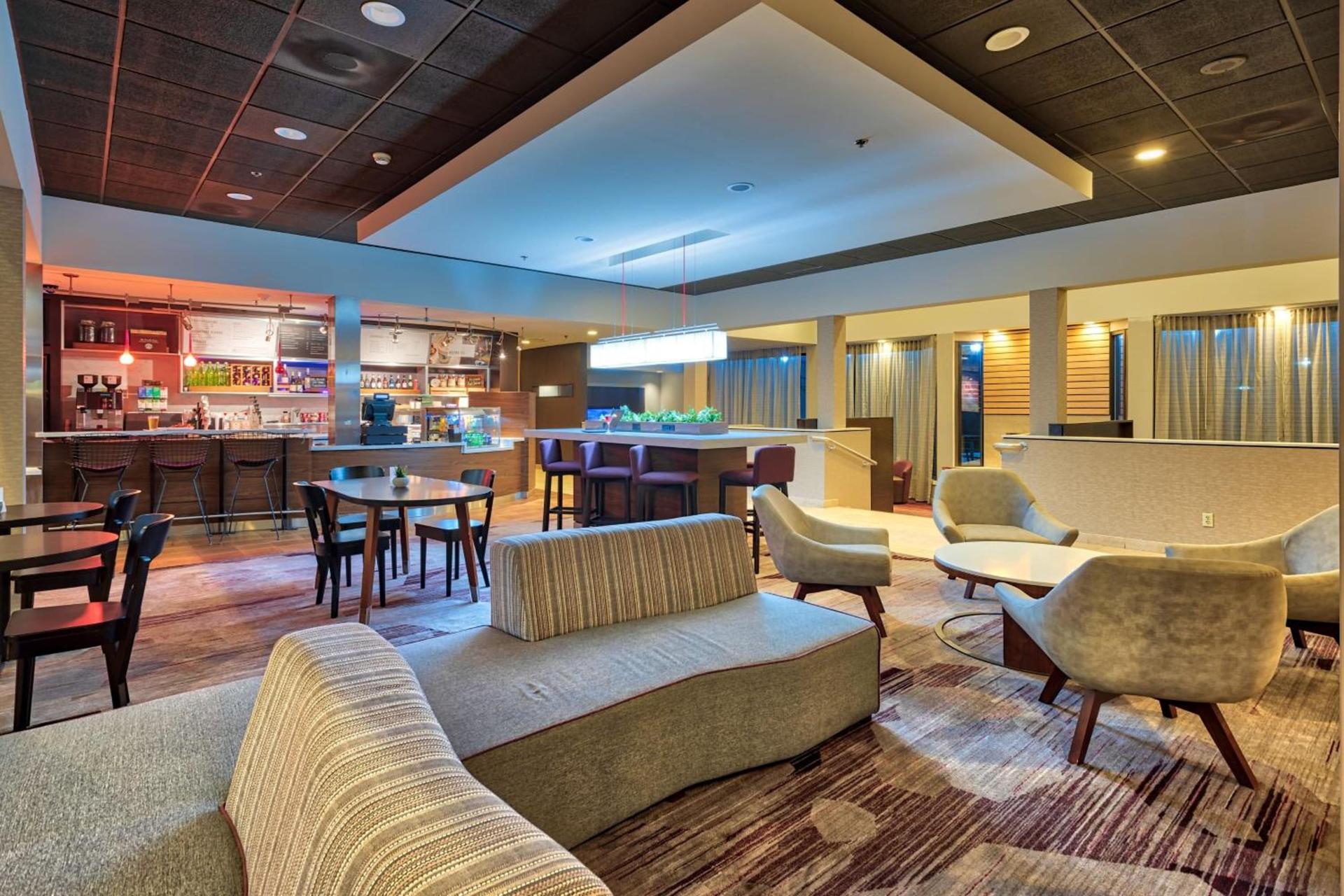 Country Inn & Suites by Radisson, Hampton Coliseum photo 36