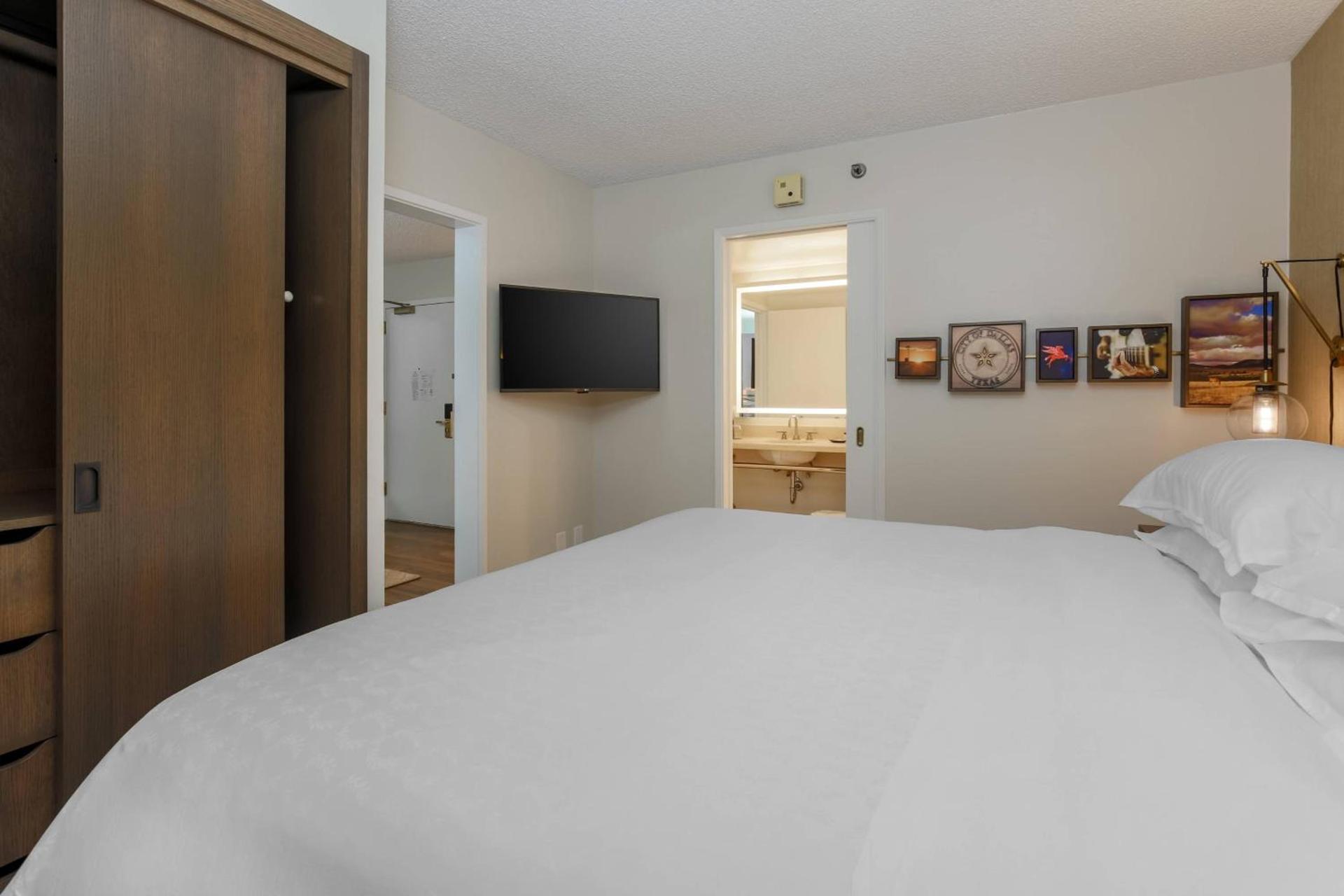 Sheraton Suites Market Center Dallas photo 7
