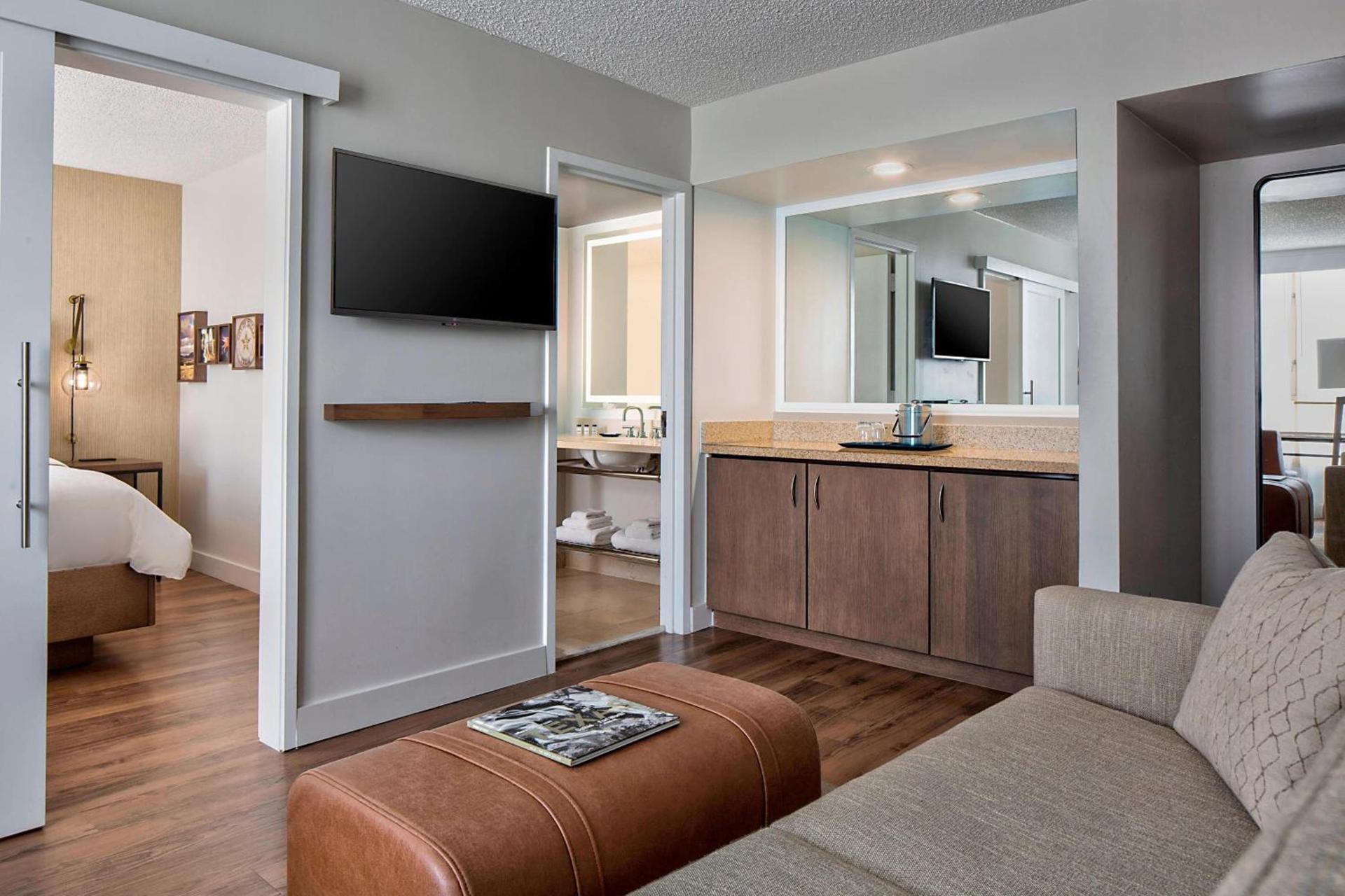 Sheraton Suites Market Center Dallas photo 10