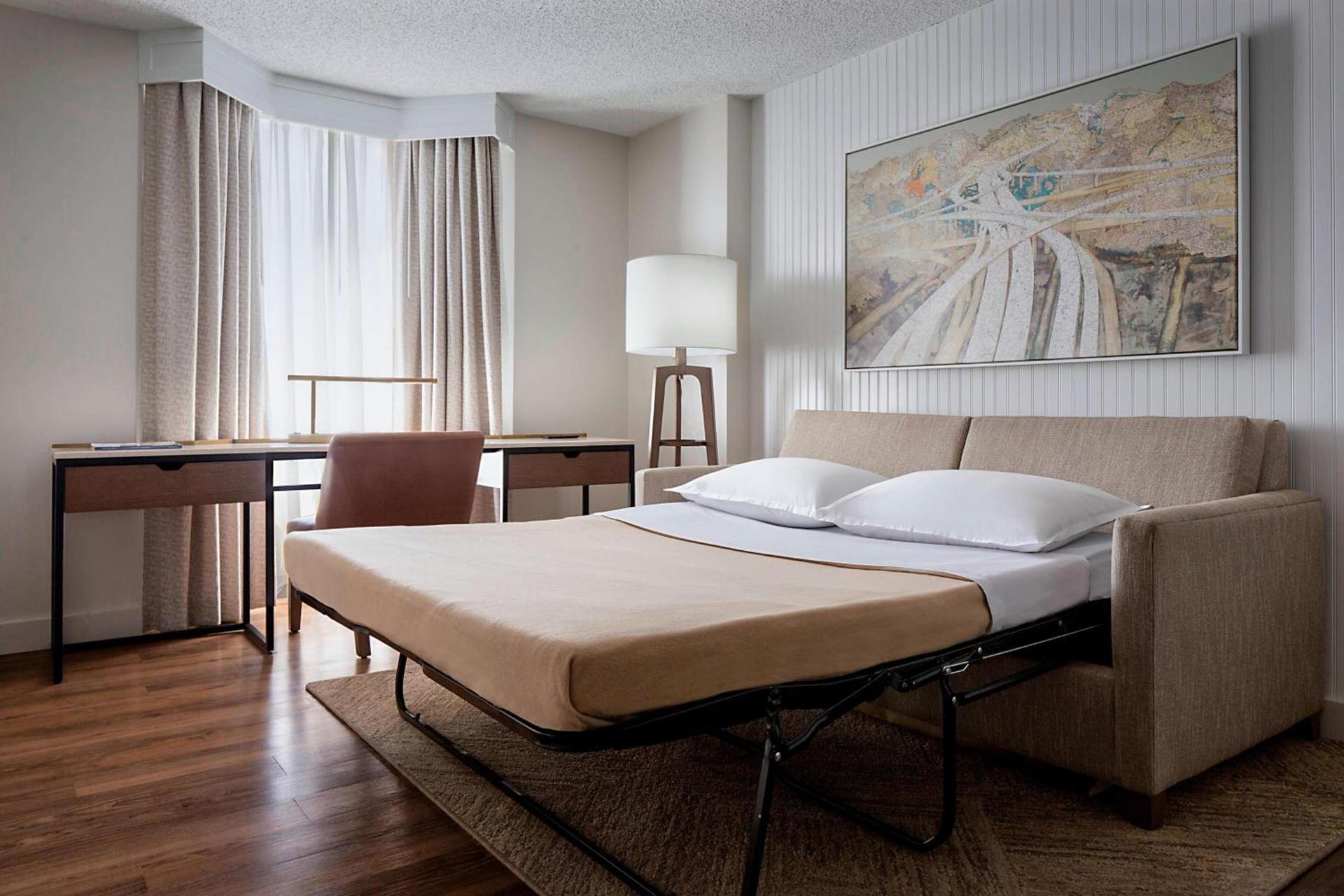 Sheraton Suites Market Center Dallas photo 13