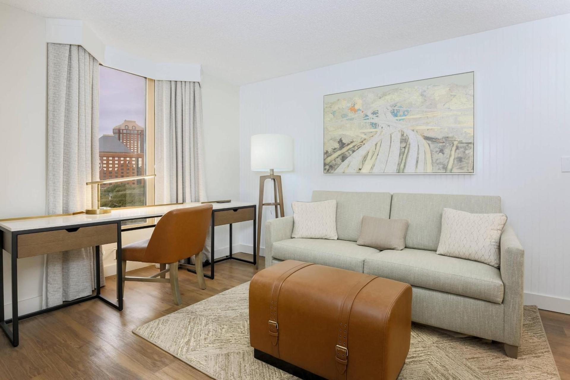 Sheraton Suites Market Center Dallas photo 16