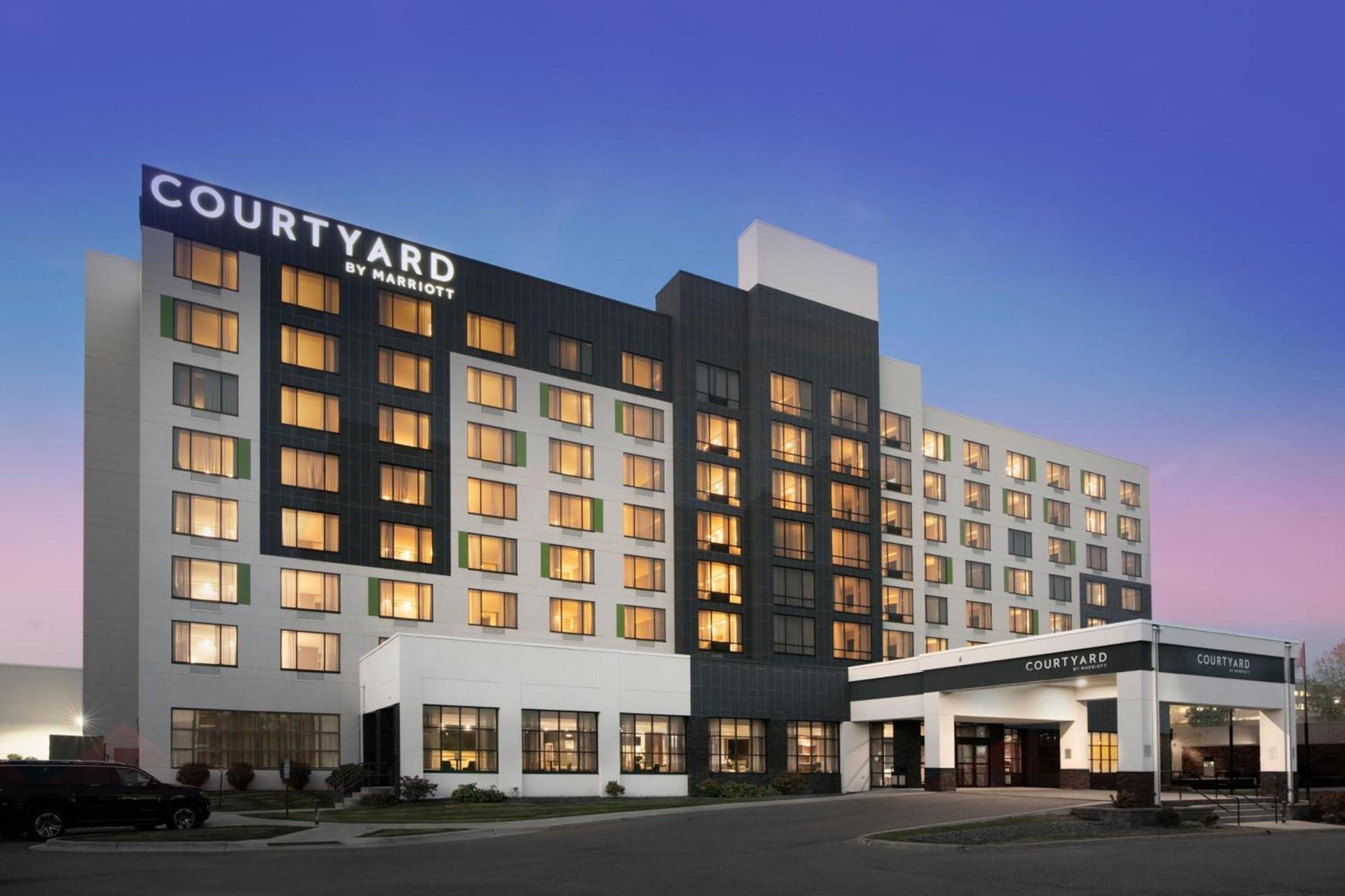 Courtyard by Marriott Edina Bloomington photo 5