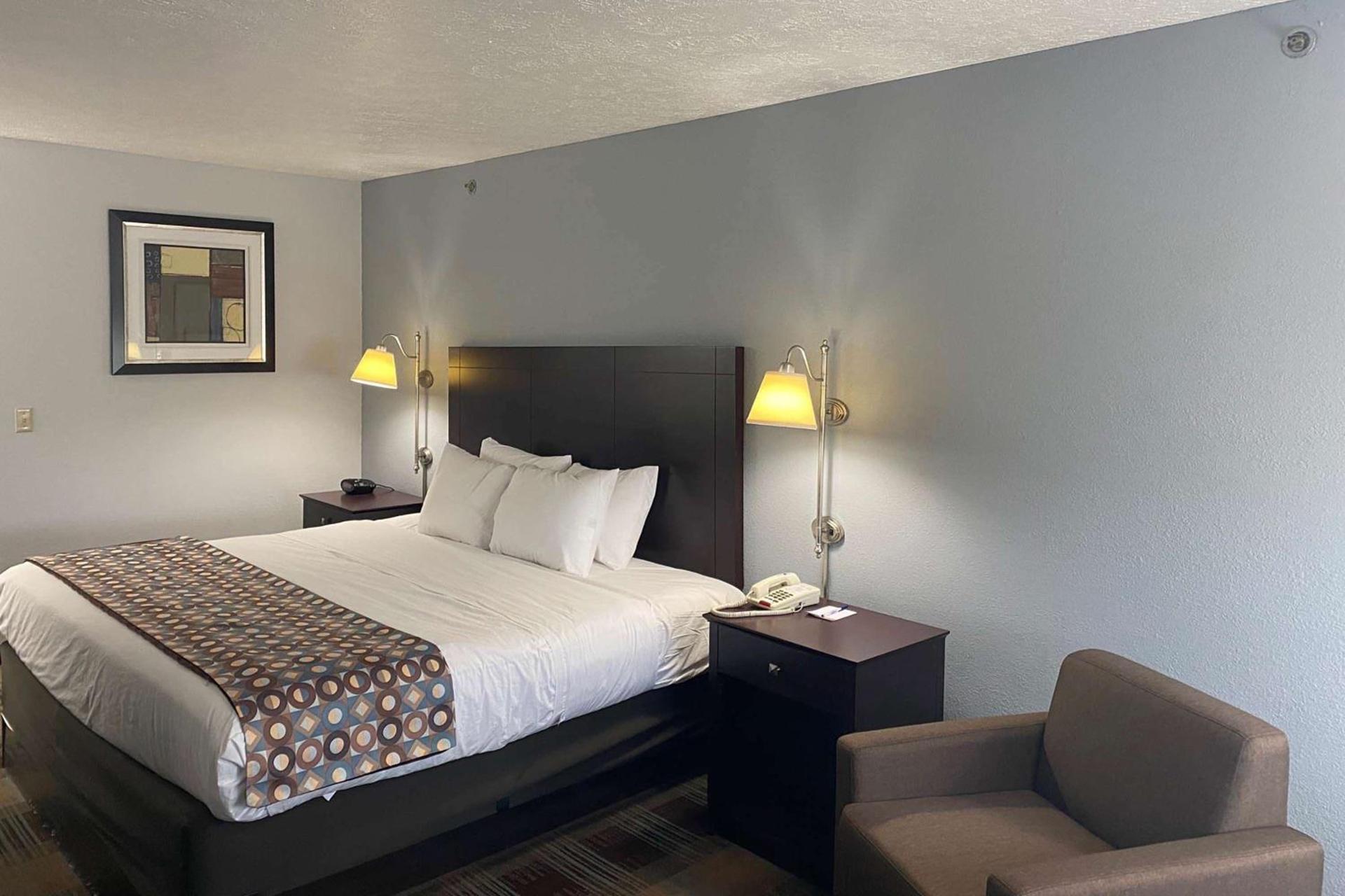 Baymont by Wyndham Danville IL photo 11