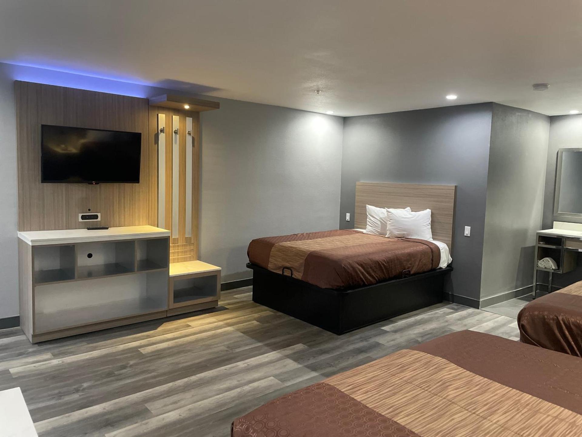 Travelodge by Wyndham Whittier photo 12