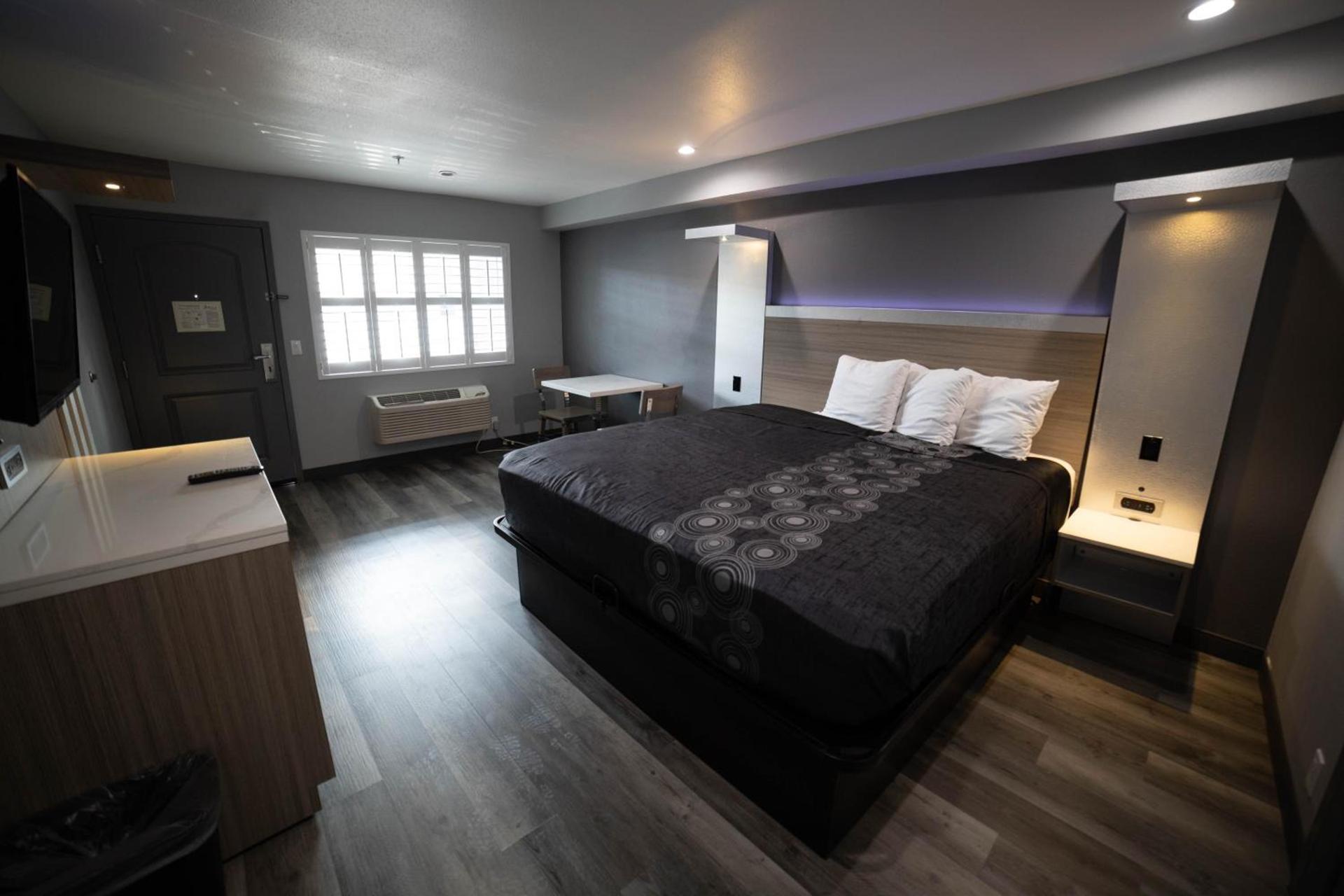 Travelodge by Wyndham Whittier photo 21