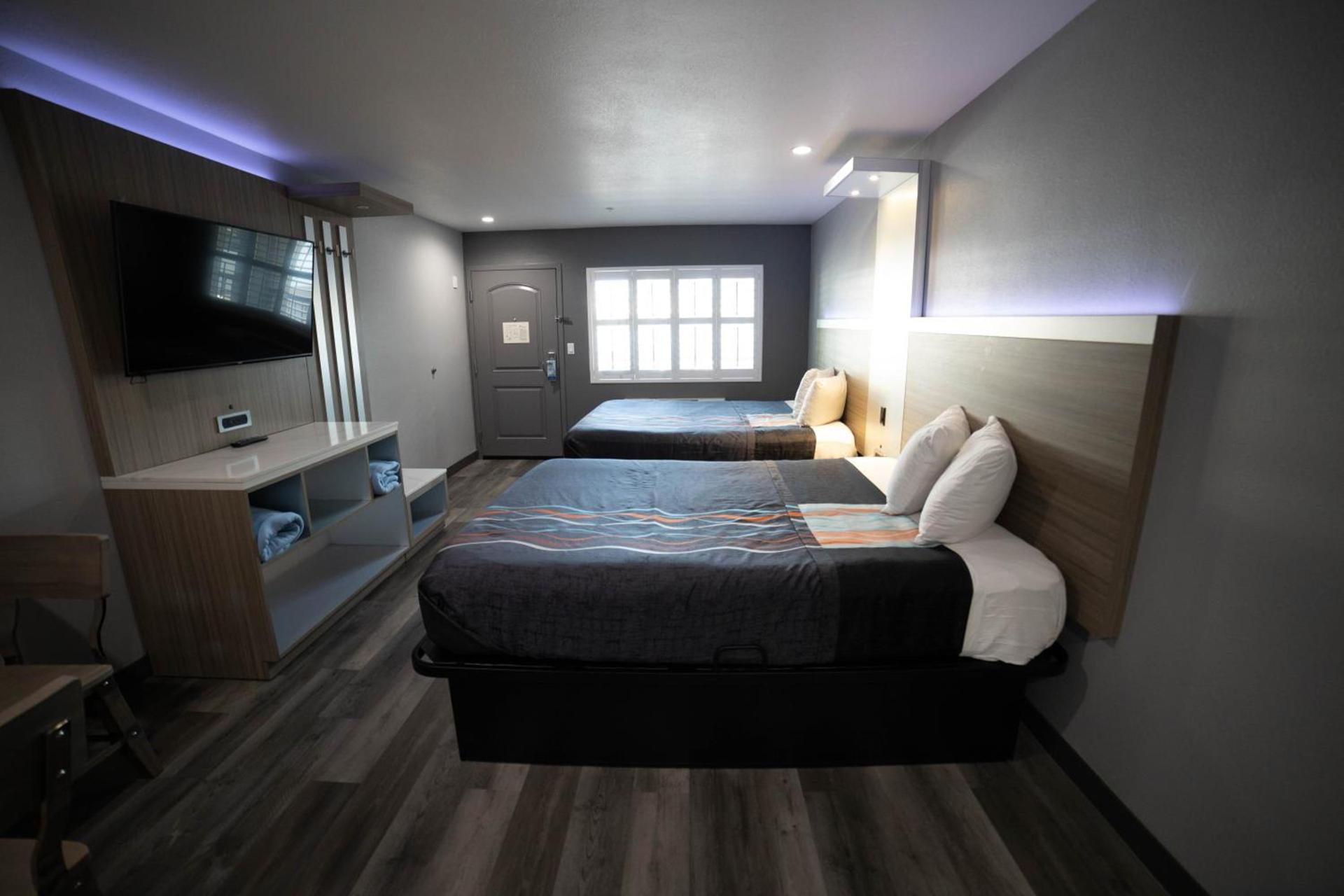 Travelodge by Wyndham Whittier photo 8