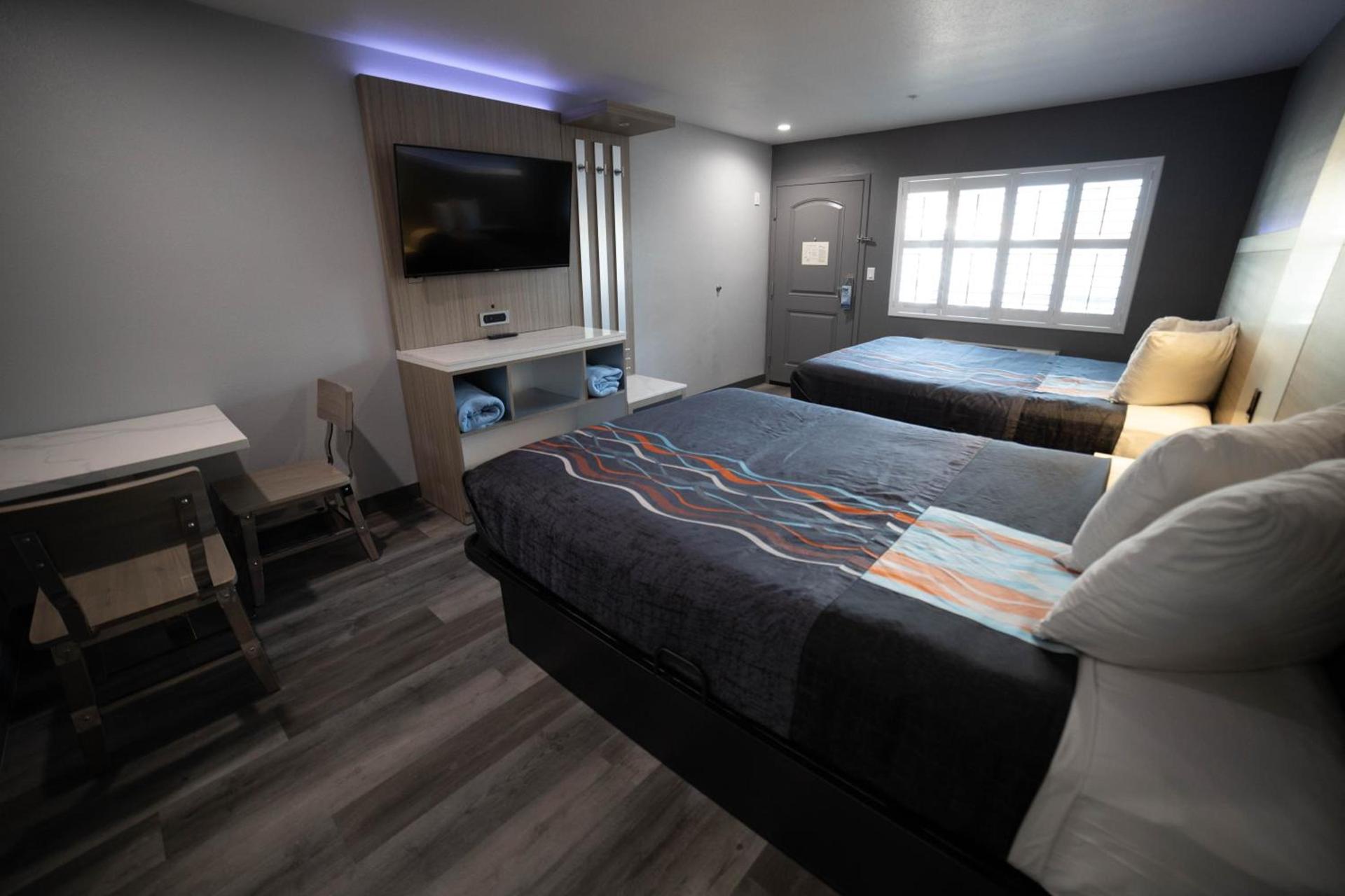 Travelodge by Wyndham Whittier photo 43