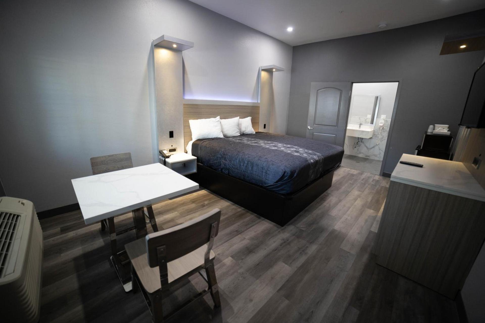 Travelodge by Wyndham Whittier photo 27