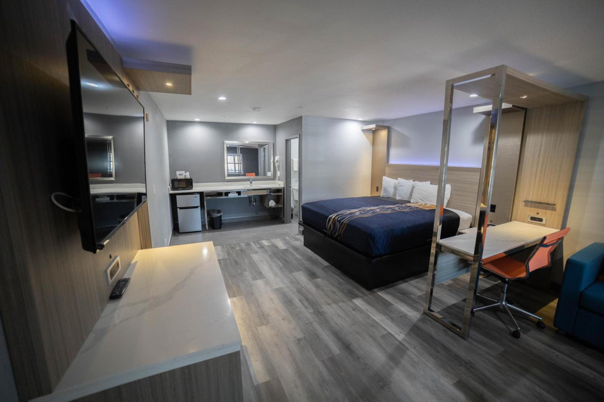 Travelodge by Wyndham Whittier photo 40
