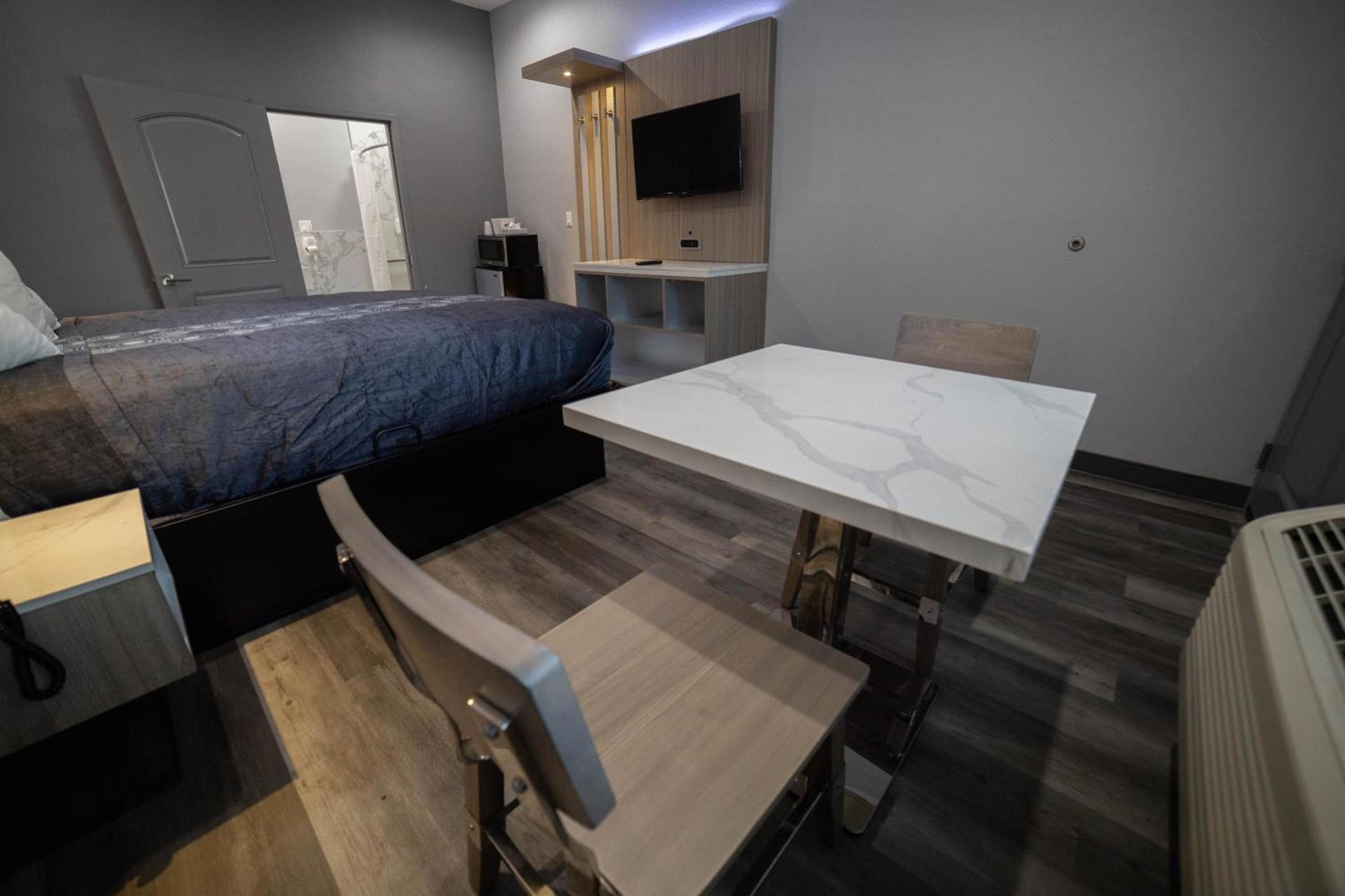 Travelodge by Wyndham Whittier photo 46