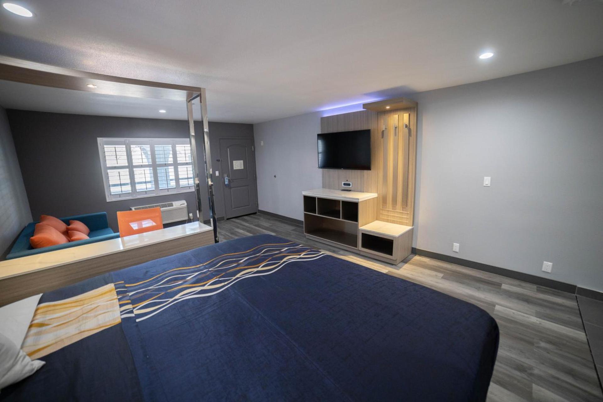 Travelodge by Wyndham Whittier photo 29