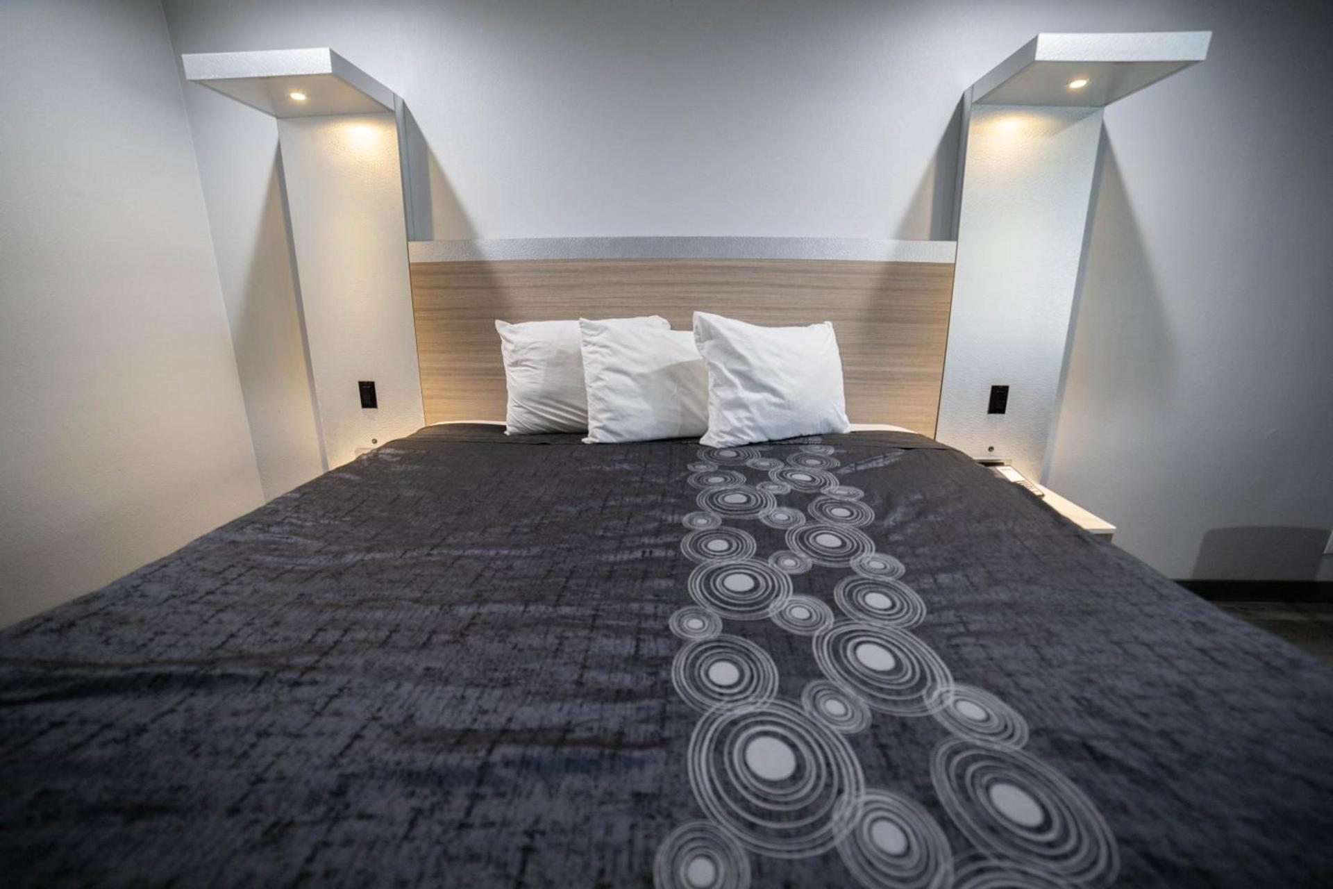 Travelodge by Wyndham Whittier photo 49