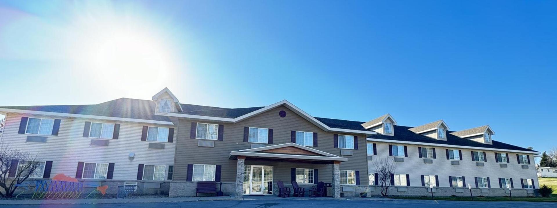 Country Trails Inn &Suites photo 1