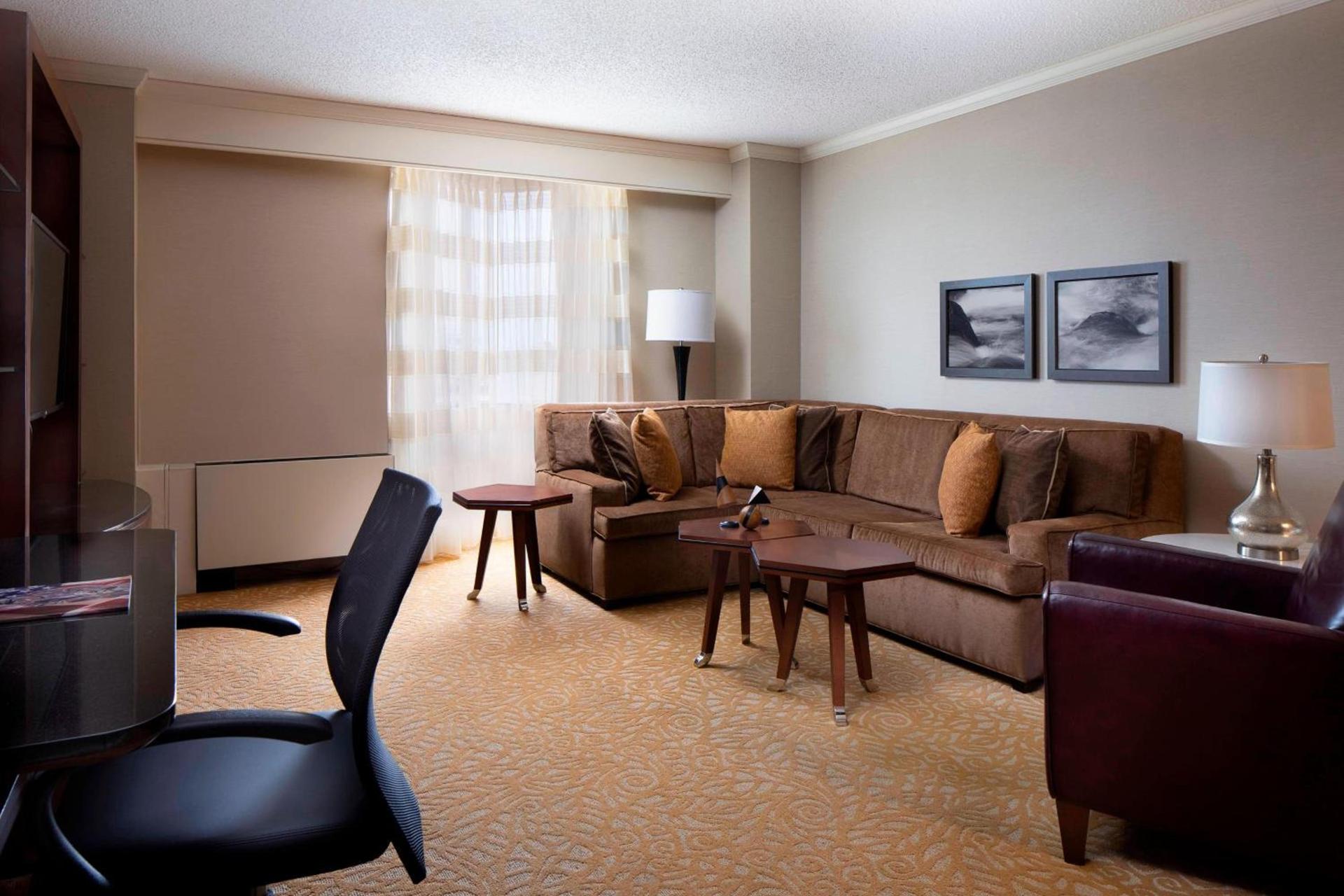 The Lincoln Marriott Cornhusker Hotel photo 22