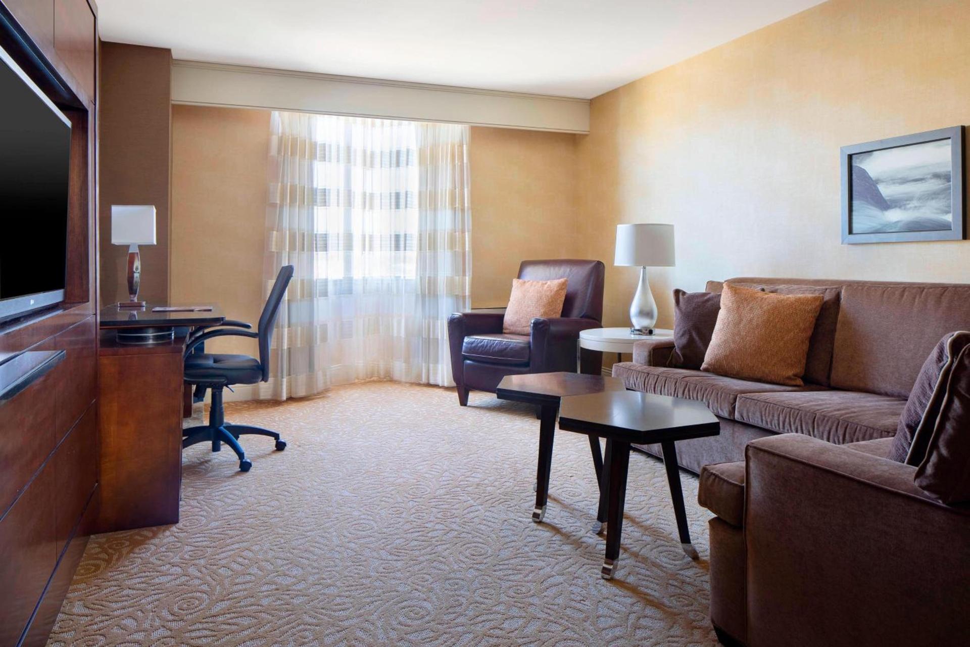 The Lincoln Marriott Cornhusker Hotel photo 25