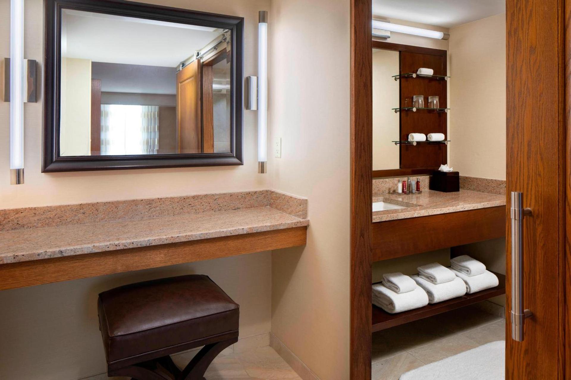 The Lincoln Marriott Cornhusker Hotel photo 28